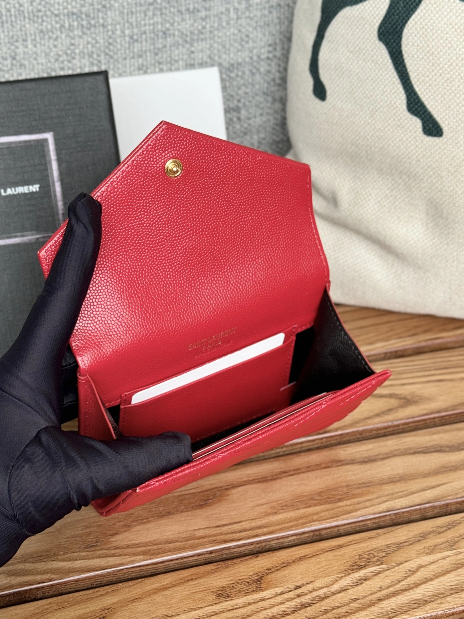Yves Saint Laurent AAA Quality Wallets Classic 8723