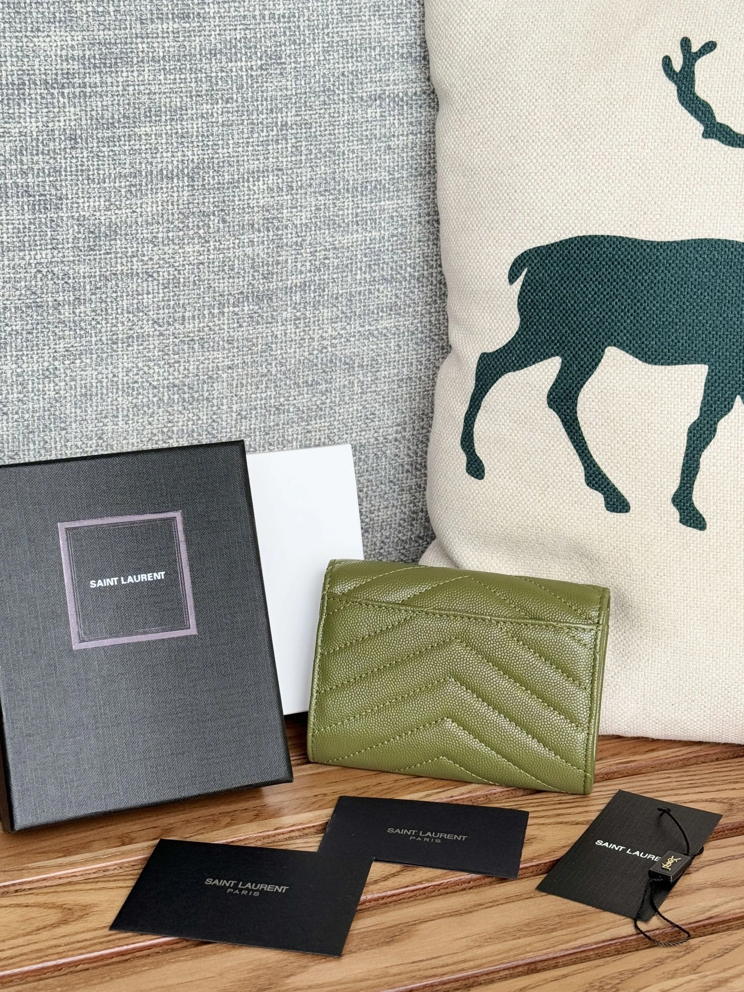 Yves Saint Laurent AAA Quality Wallets EyeCatching 1031