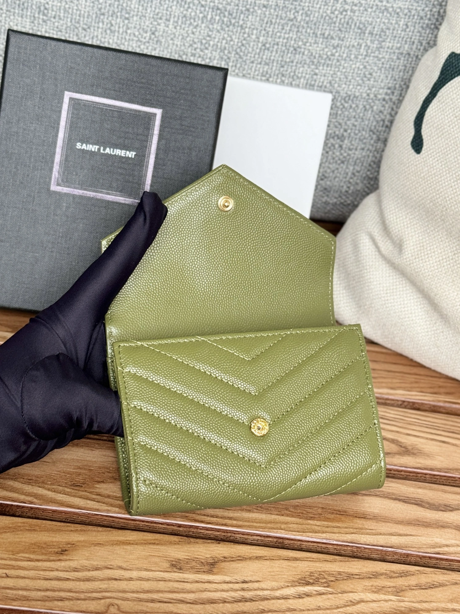 Yves Saint Laurent AAA Quality Wallets EyeCatching 1031