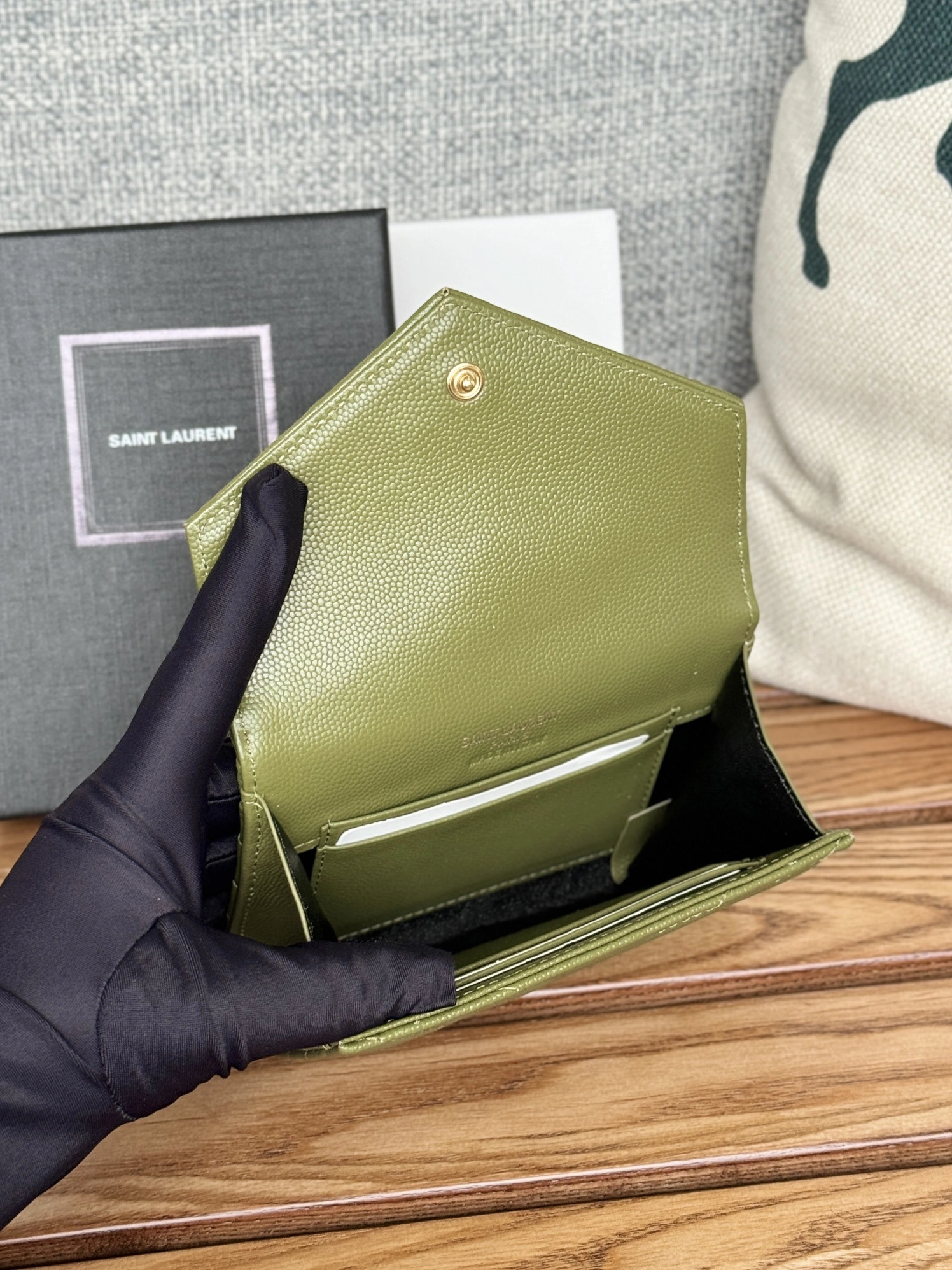 Yves Saint Laurent AAA Quality Wallets EyeCatching 1031