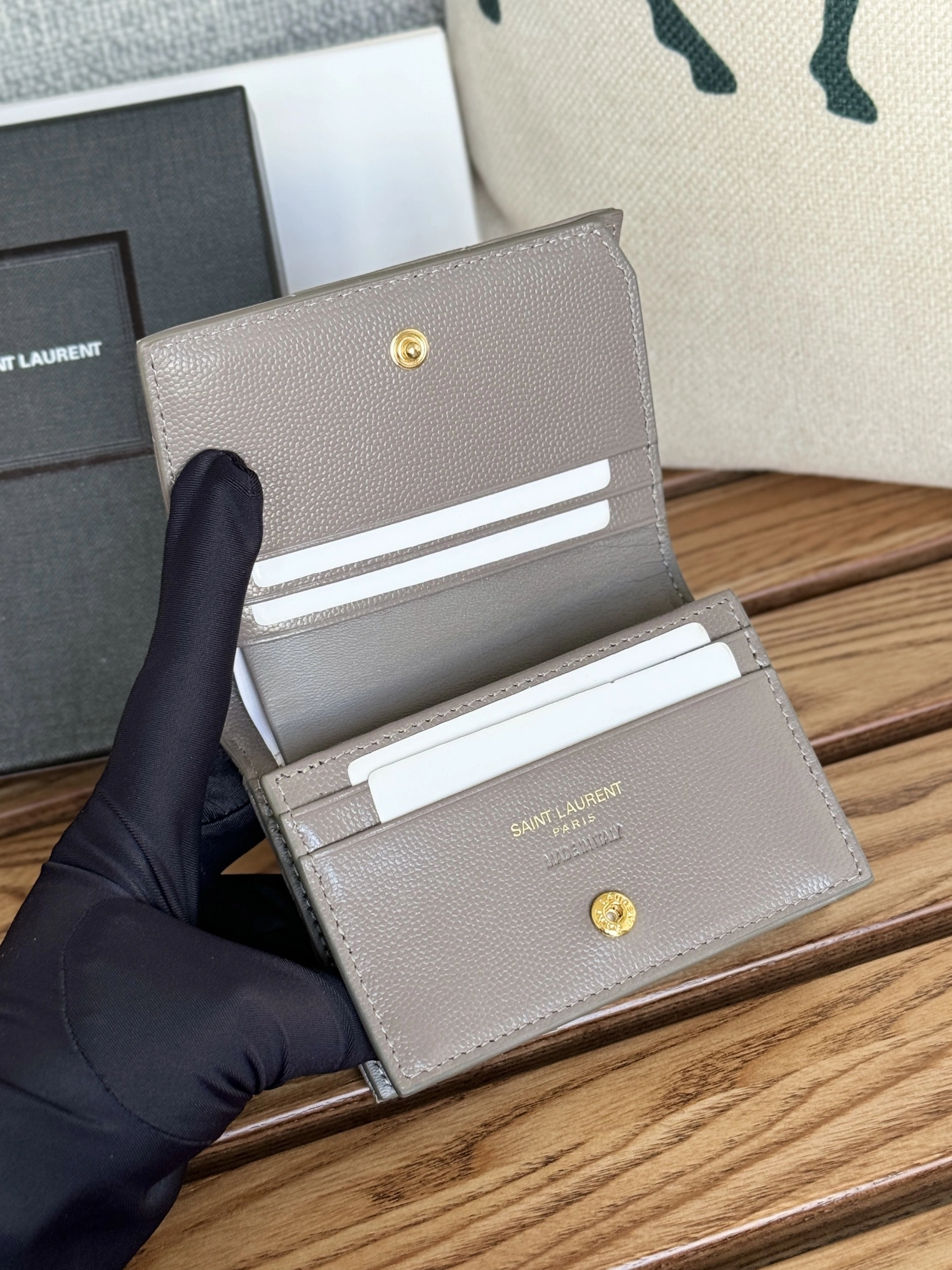 Yves Saint Laurent AAA Quality Wallets Flexible 1230