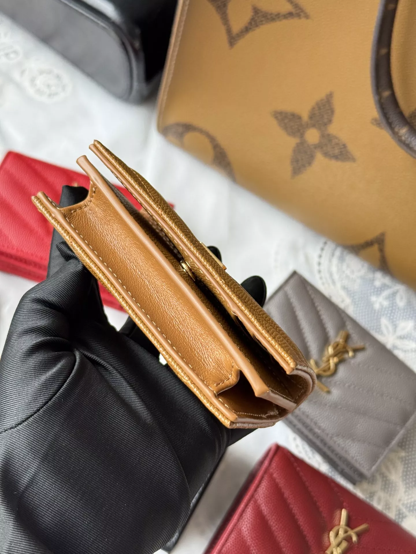 Yves Saint Laurent AAA Quality Wallets For Women Comfortable 8314