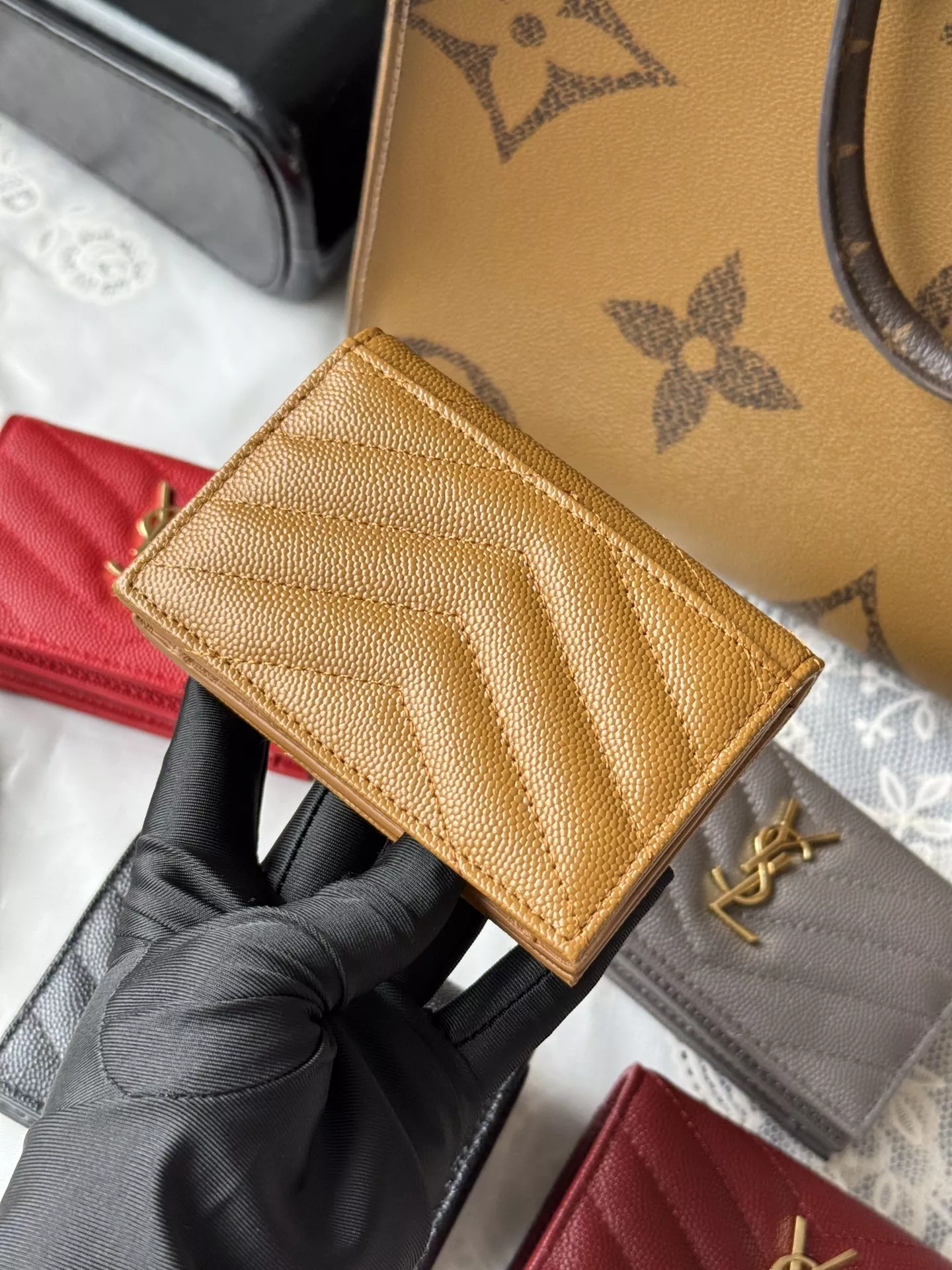 Yves Saint Laurent AAA Quality Wallets For Women Comfortable 8314