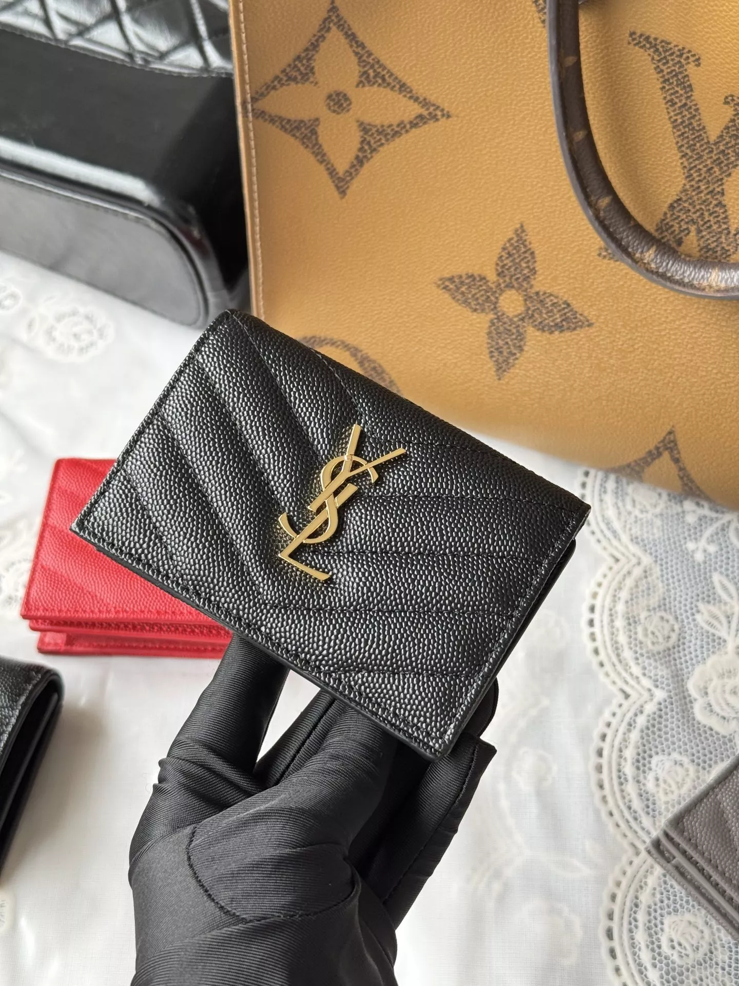 Yves Saint Laurent AAA Quality Wallets For Women Lightweight 8232