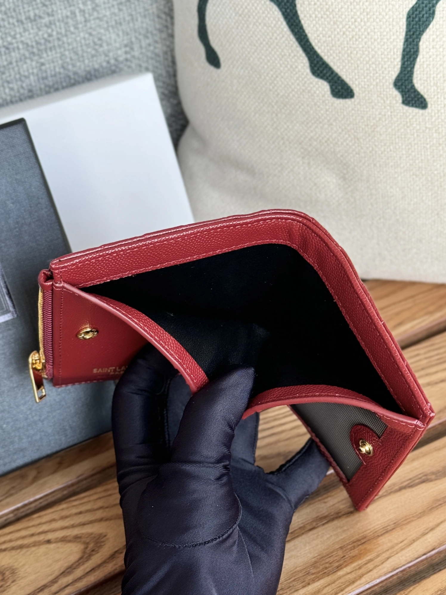 Yves Saint Laurent AAA Quality Wallets Modern 3479