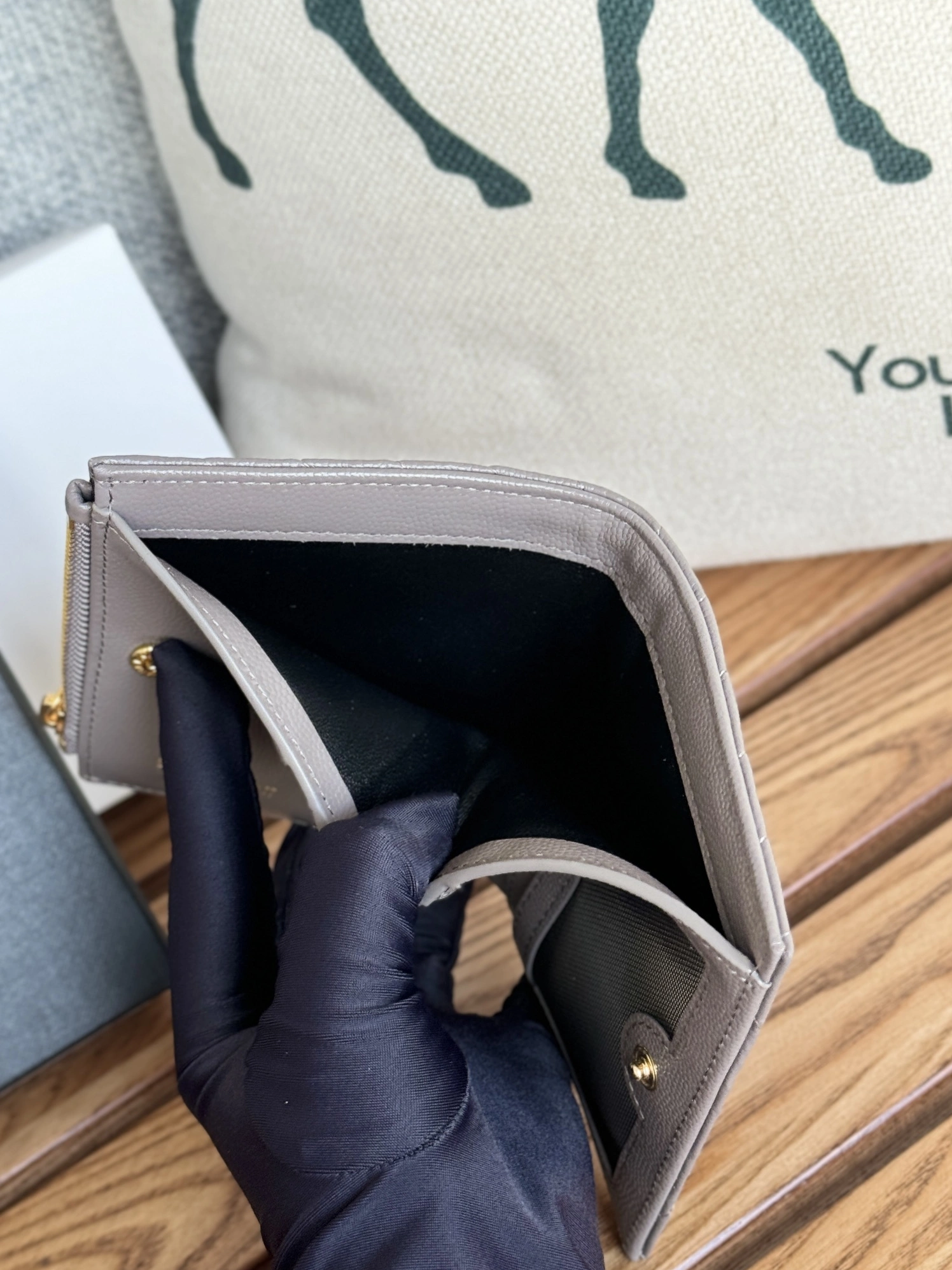 Yves Saint Laurent AAA Quality Wallets StreetReady 1350
