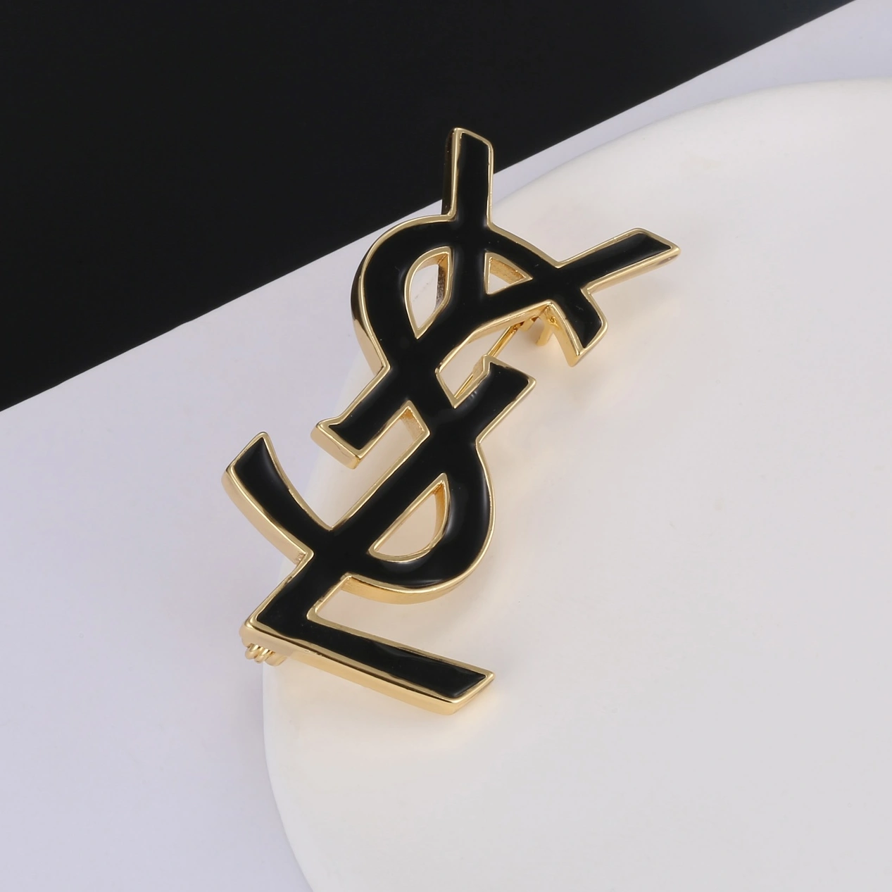 Yves Saint Laurent Brooches For Women Minimalist 5555