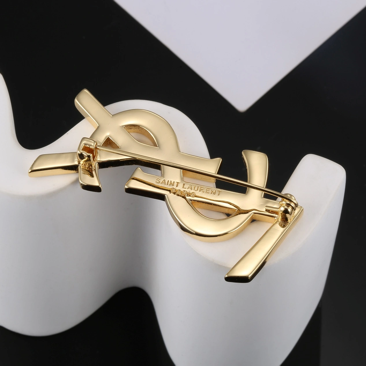 Yves Saint Laurent Brooches For Women Minimalist 5555