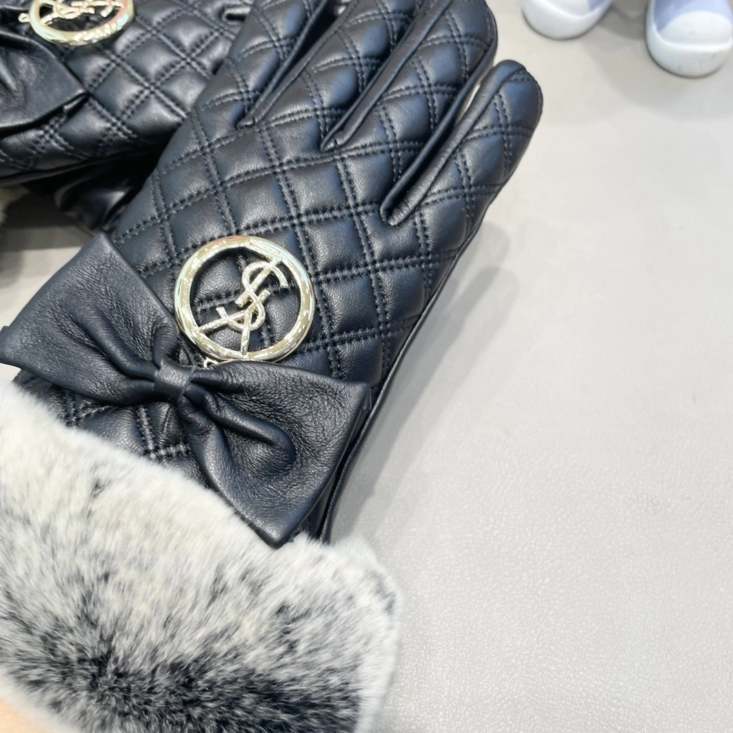 Yves Saint Laurent Gloves For Women Elegant 5647