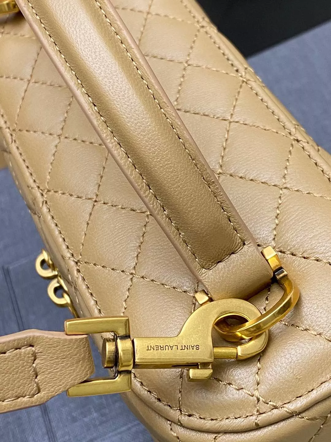 Yves Saint Laurent YSL AAA Messenger Bags For Women Practical 4632