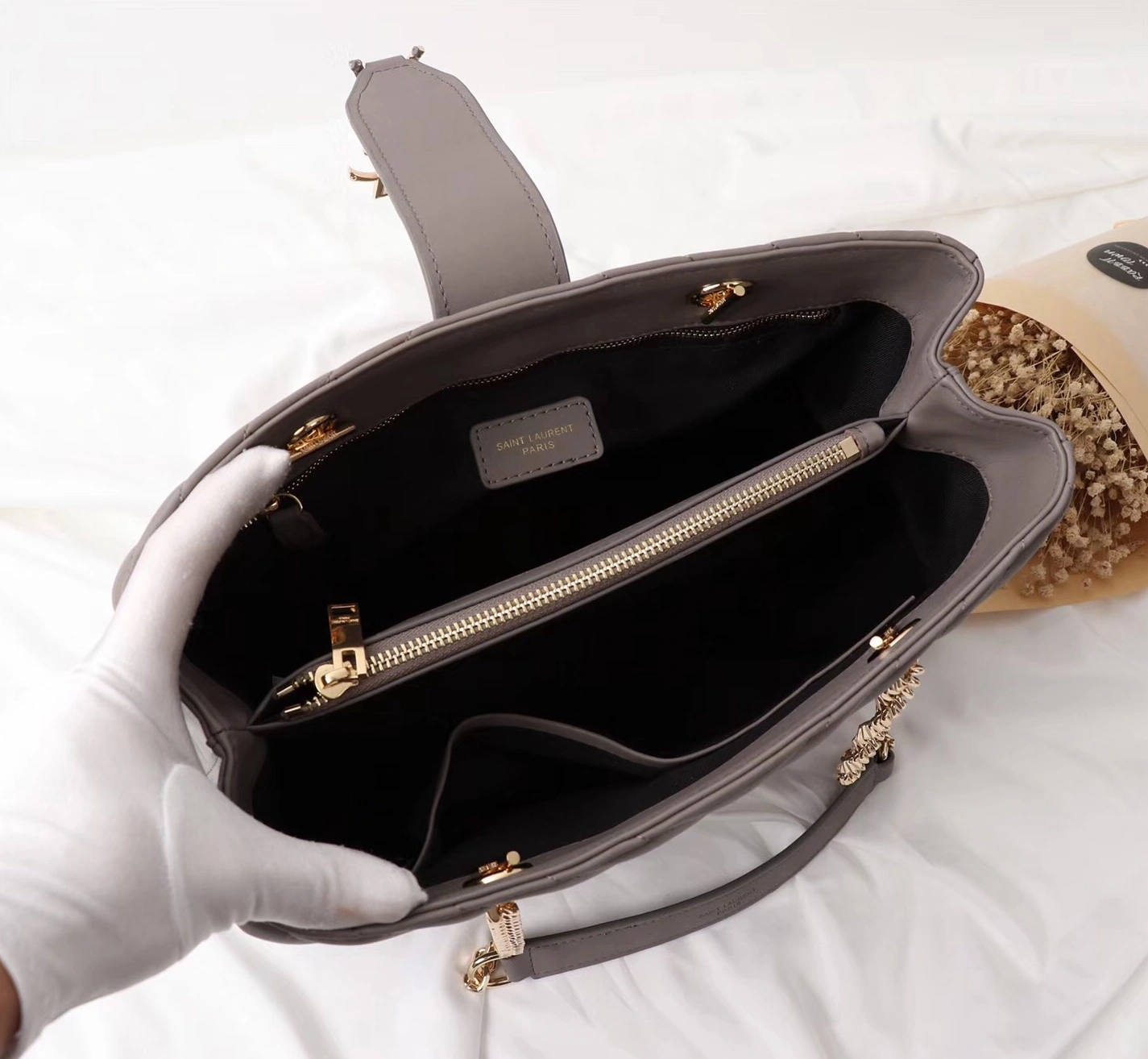 Yves Saint Laurent YSL AAA Quality Handbags Refined 9543
