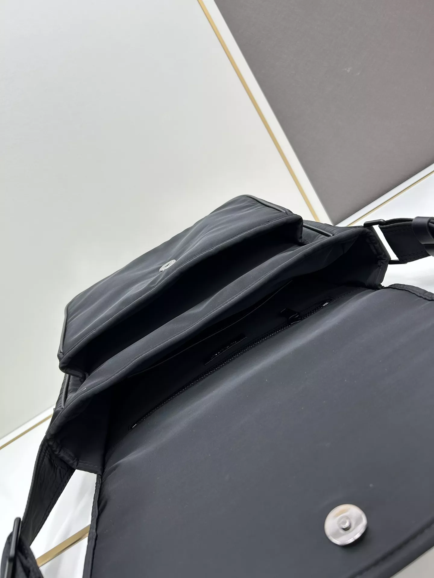 Yves Saint Laurent YSL AAA Quality Messenger Bags For Unisex BestValue 5524