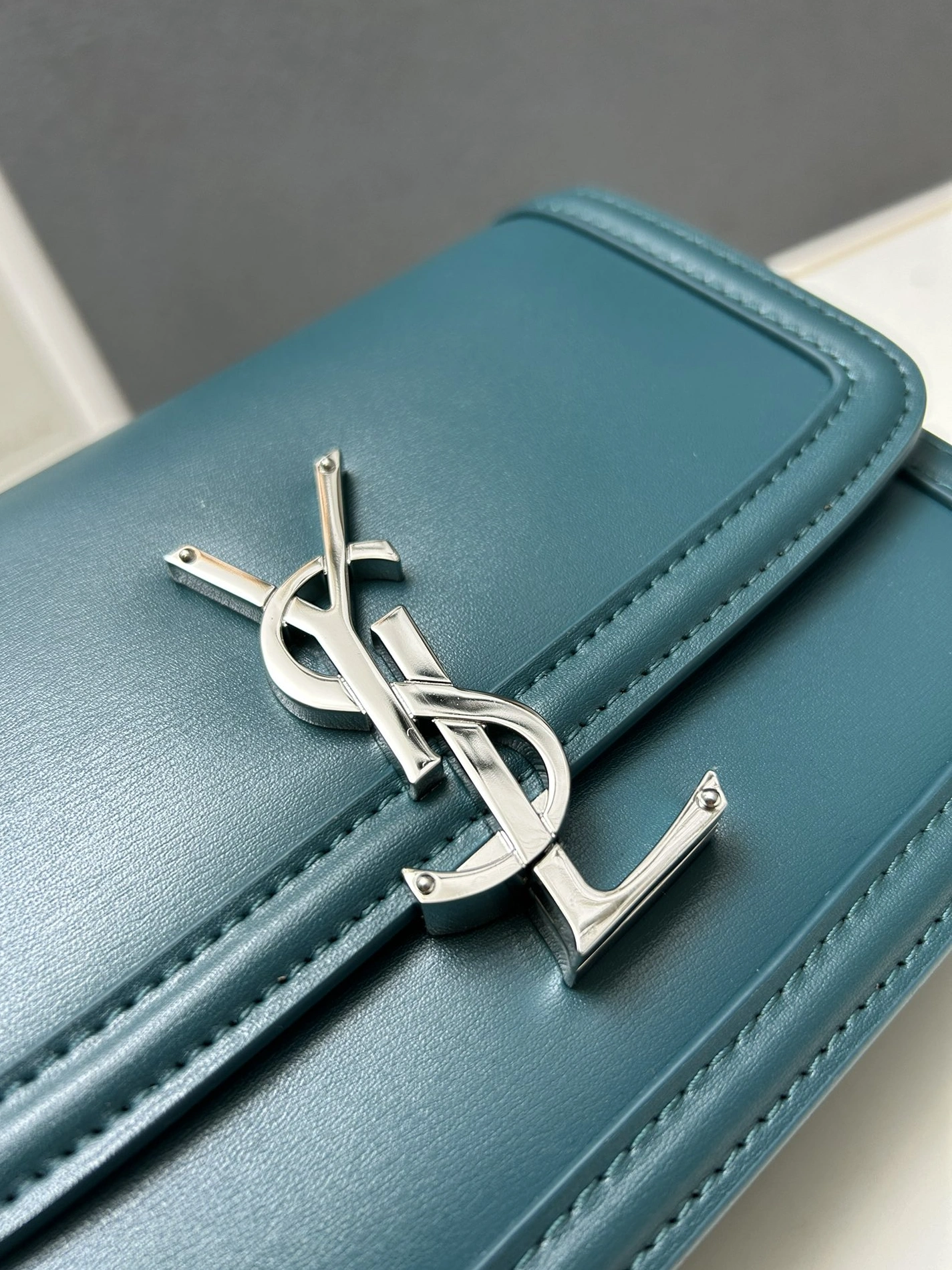 Yves Saint Laurent YSL AAA Quality Messenger Bags For Women Comfortable 1537