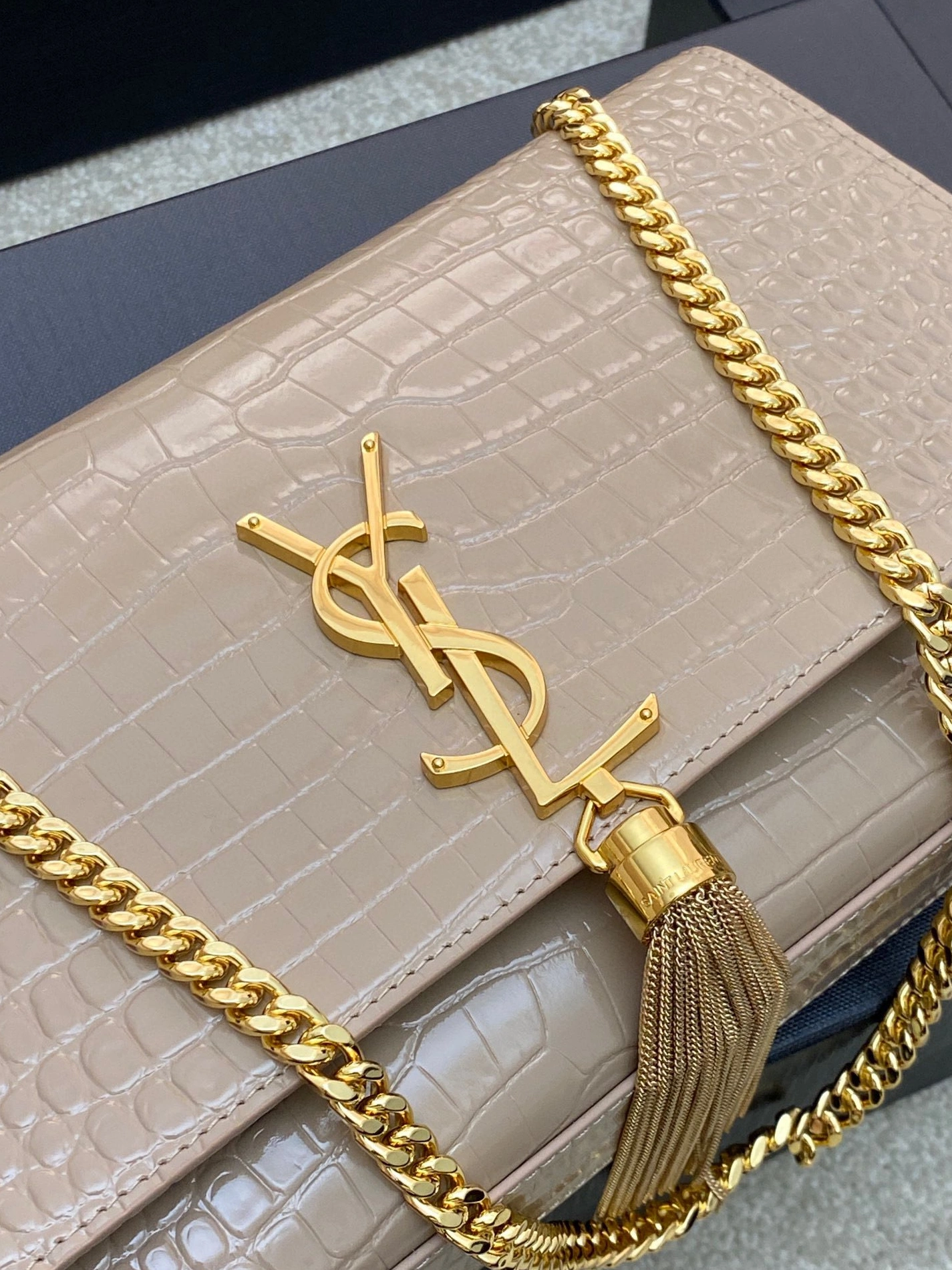 Yves Saint Laurent YSL AAA Quality Messenger Bags For Women NewStyle 2331