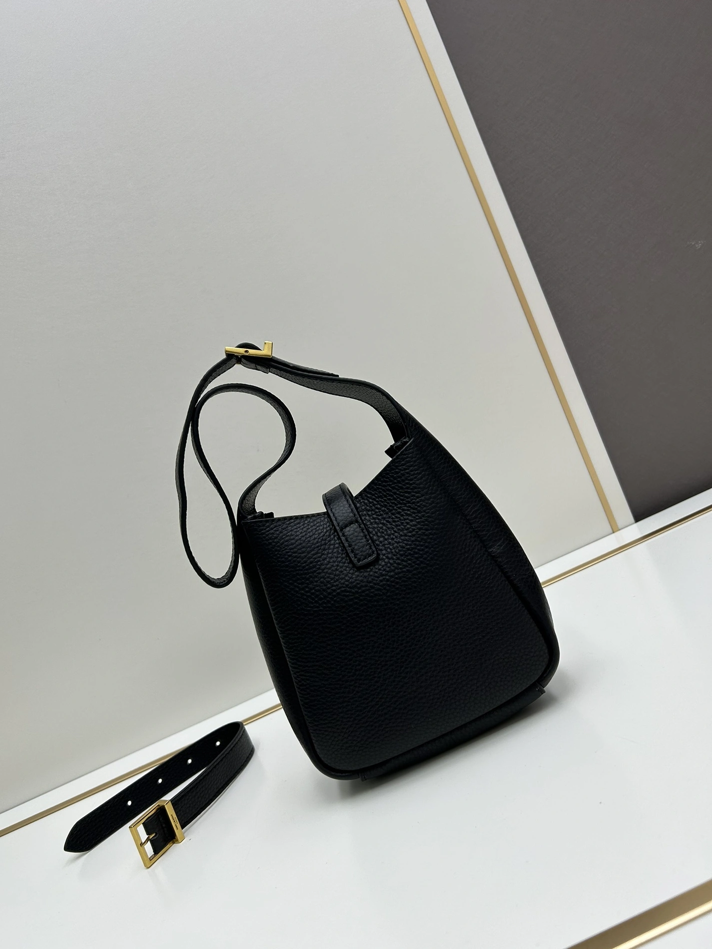 Yves Saint Laurent YSL AAA Quality Shoulder Bags For Women Breathable 1322