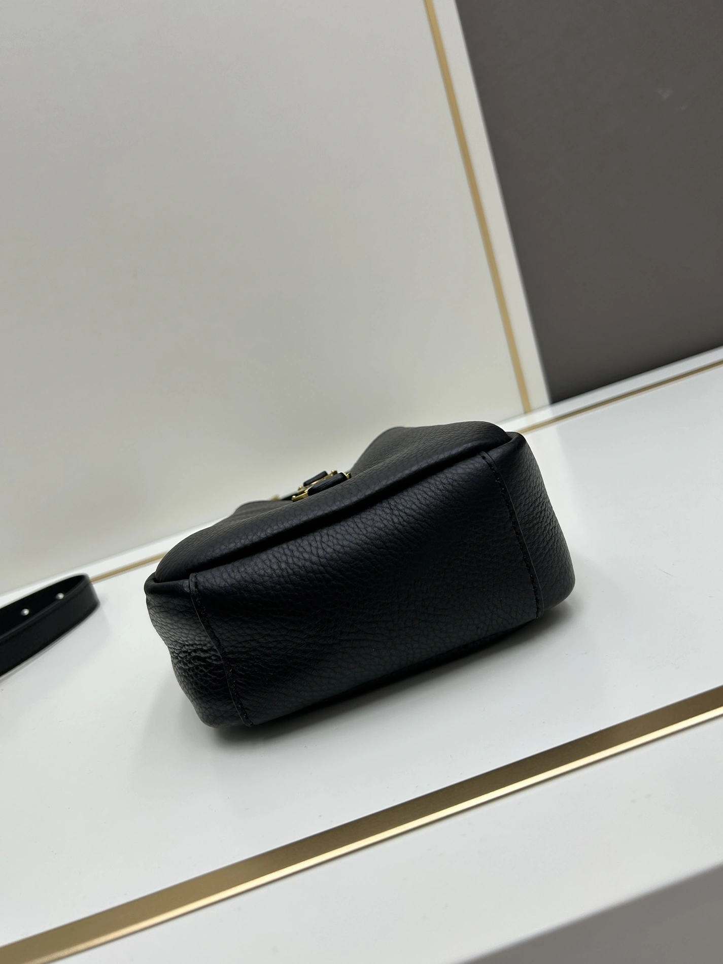 Yves Saint Laurent YSL AAA Quality Shoulder Bags For Women Breathable 1322