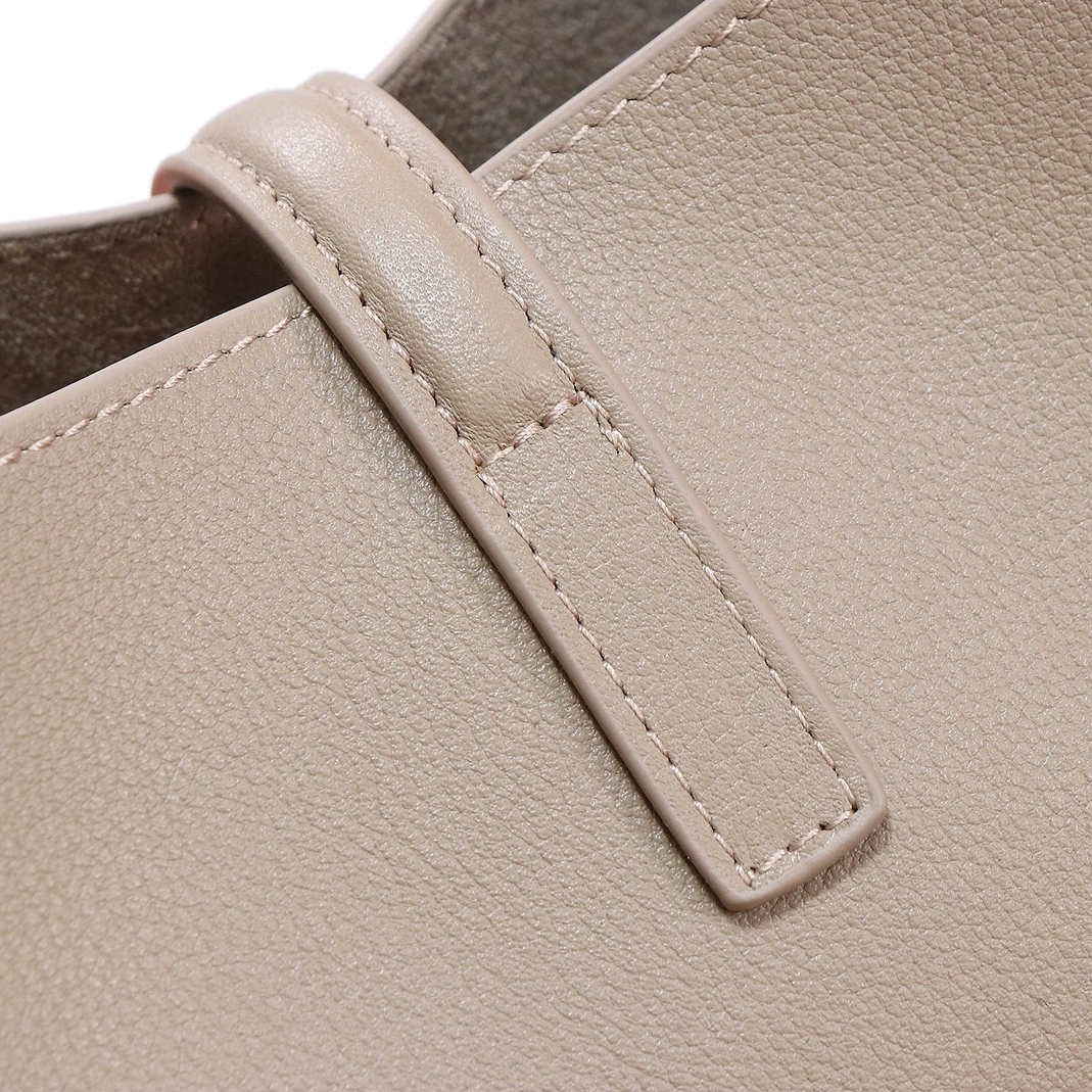 Yves Saint Laurent YSL AAA Quality Shoulder Bags For Women Lightweight 2760