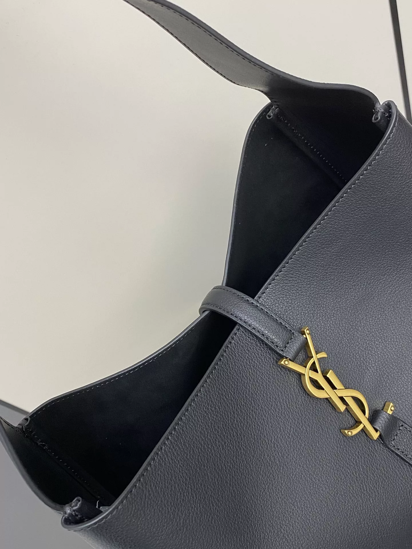 Yves Saint Laurent YSL AAA Quality Shoulder Bags For Women Popular 143