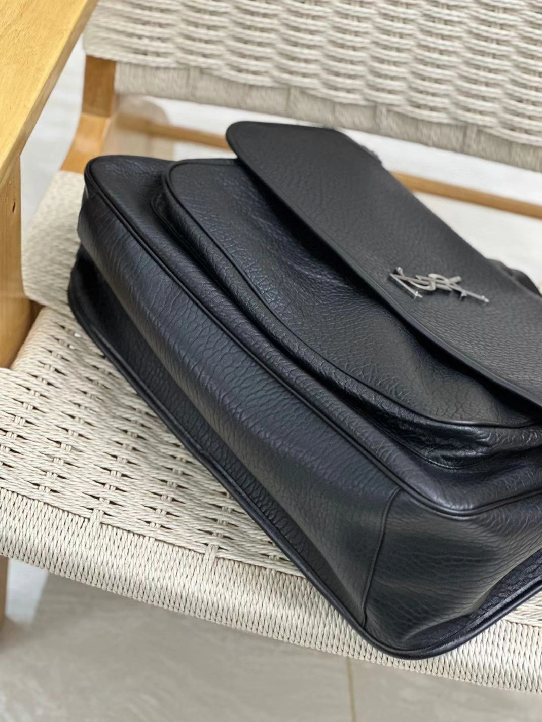 Yves Saint Laurent YSL AAA Quality Shoulder Bags For Women Reliable 9825