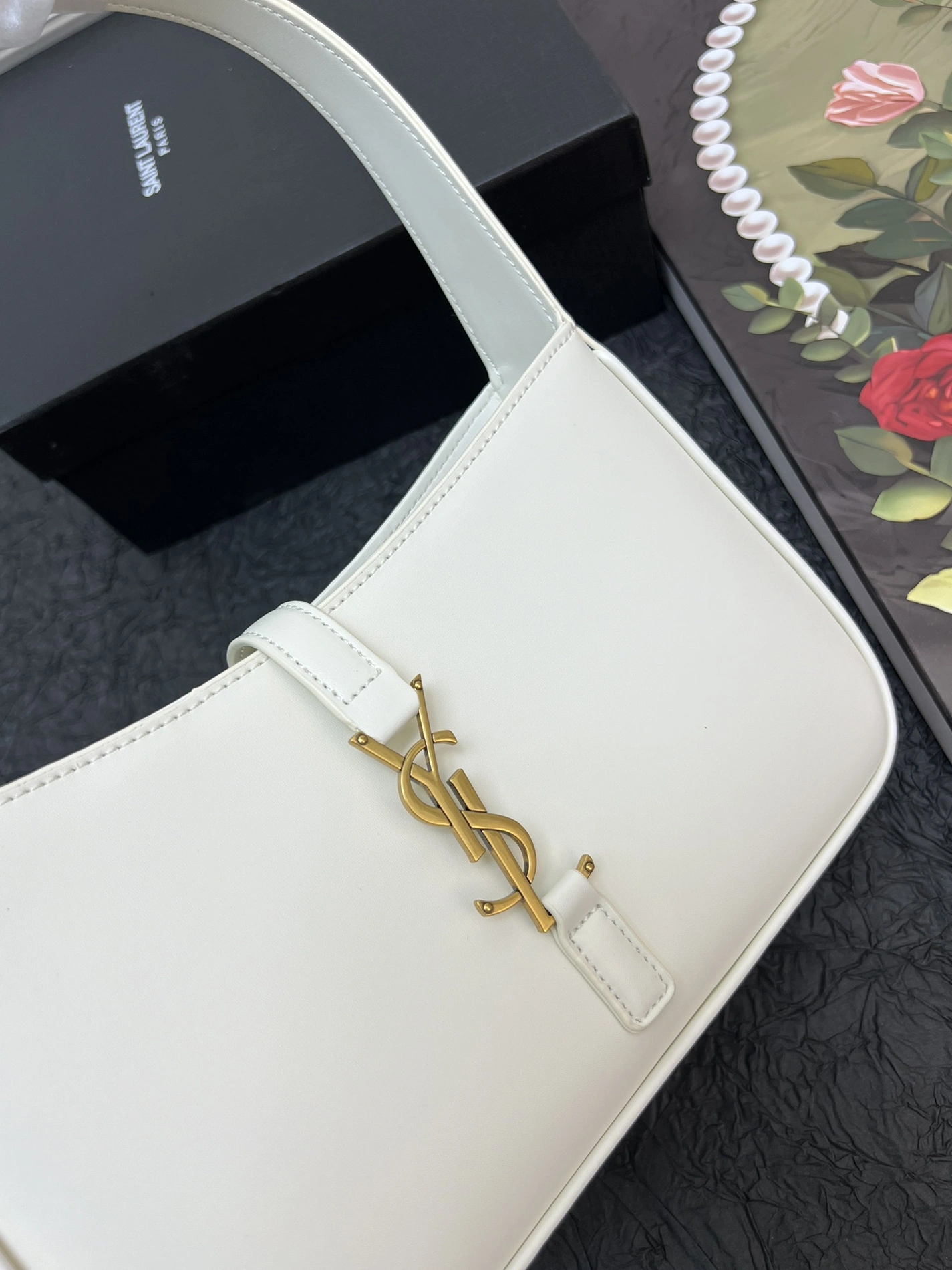 Yves Saint Laurent YSL AAA Quality Shoulder Bags For Women Sleek 511