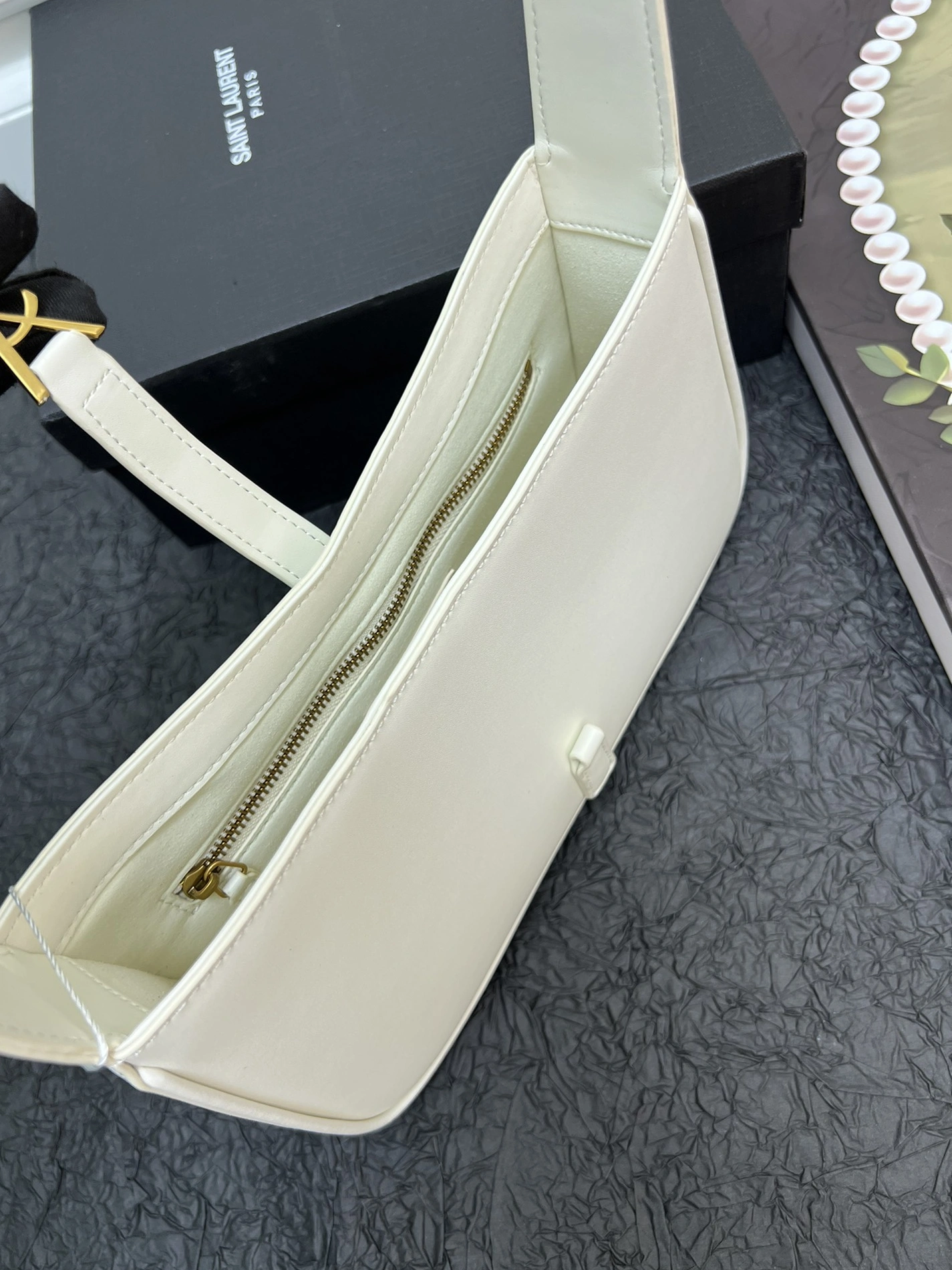 Yves Saint Laurent YSL AAA Quality Shoulder Bags For Women Sleek 511