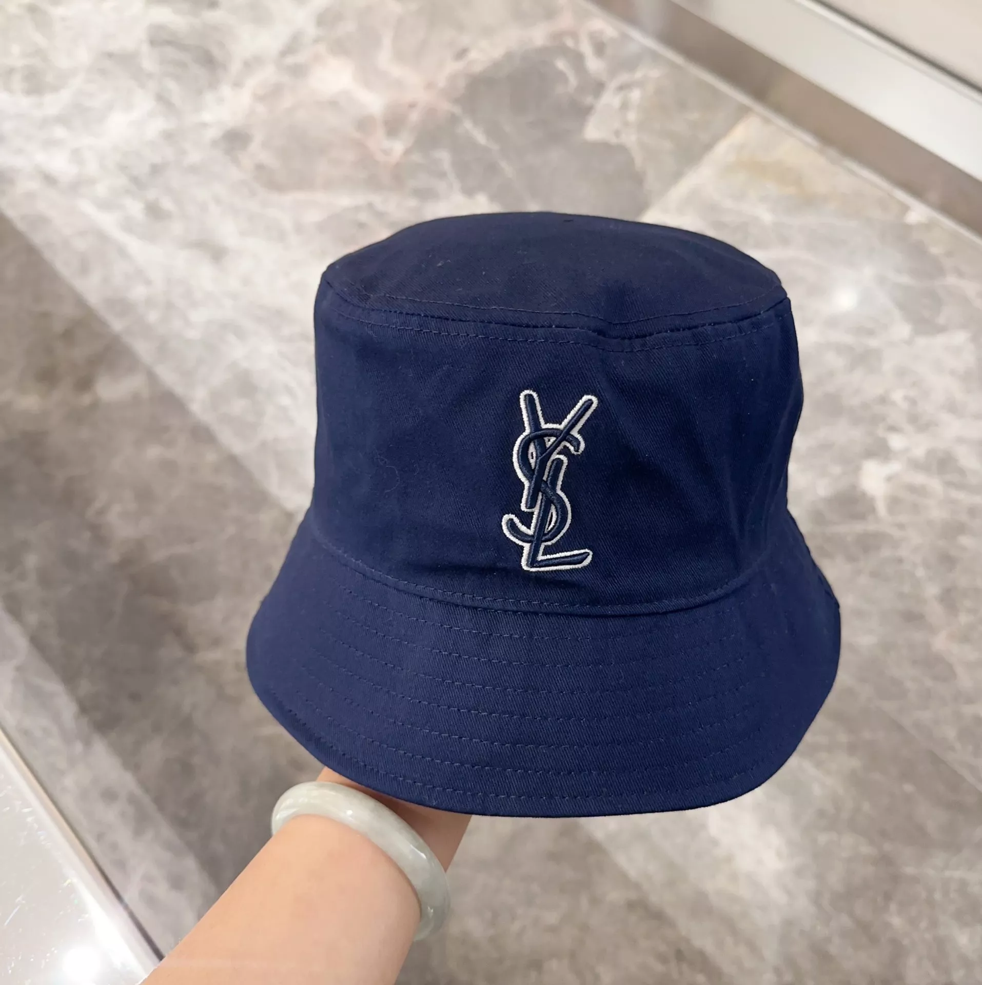Yves Saint Laurent YSL Caps Refined 495