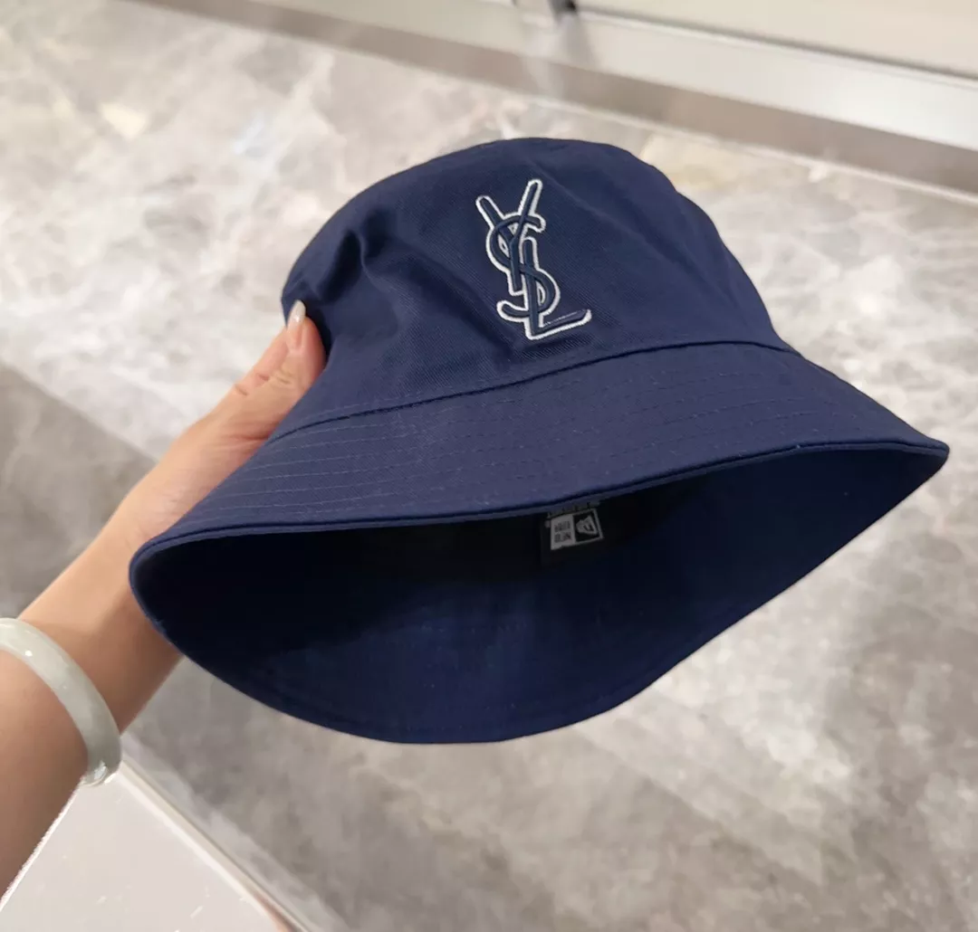 Yves Saint Laurent YSL Caps Refined 495