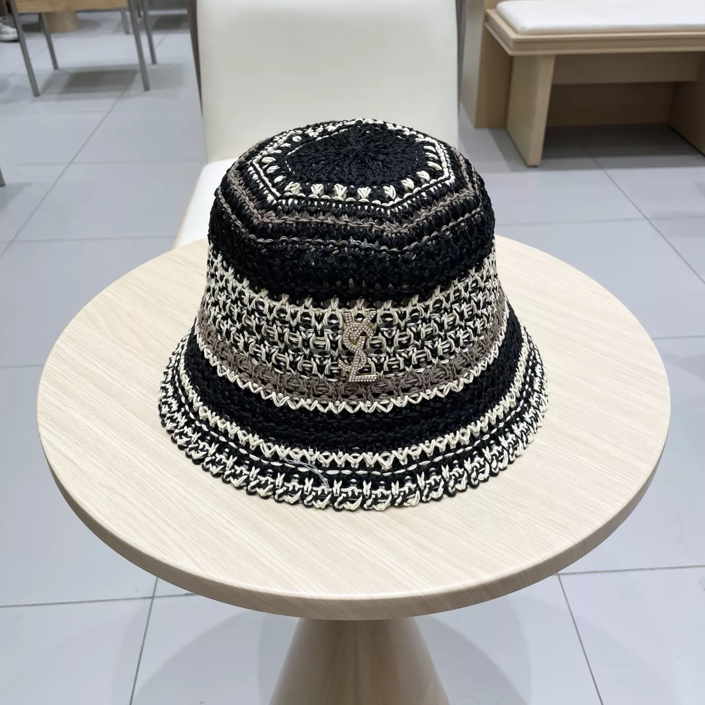 Yves Saint Laurent YSL Caps Versatile 4878