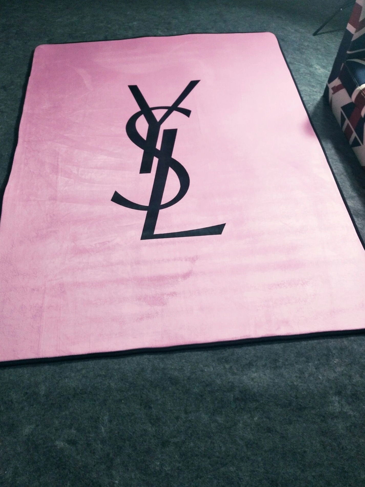 Yves Saint Laurent YSL Carpets Functional 8467