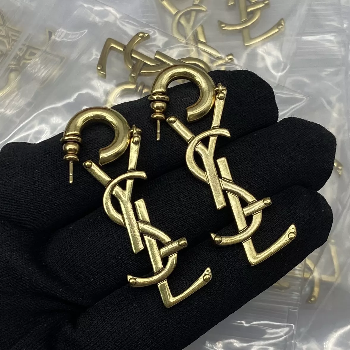 Yves Saint Laurent YSL Earrings For Women Compact 4022