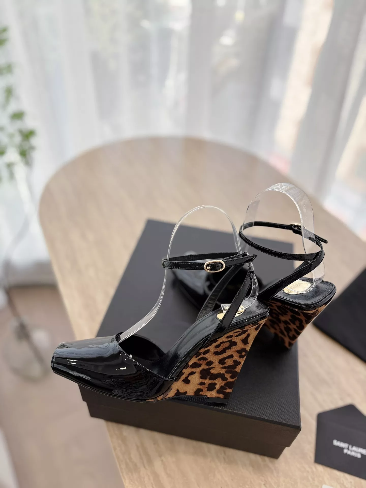 Yves Saint Laurent YSL Sandal For Women Breathable 2671