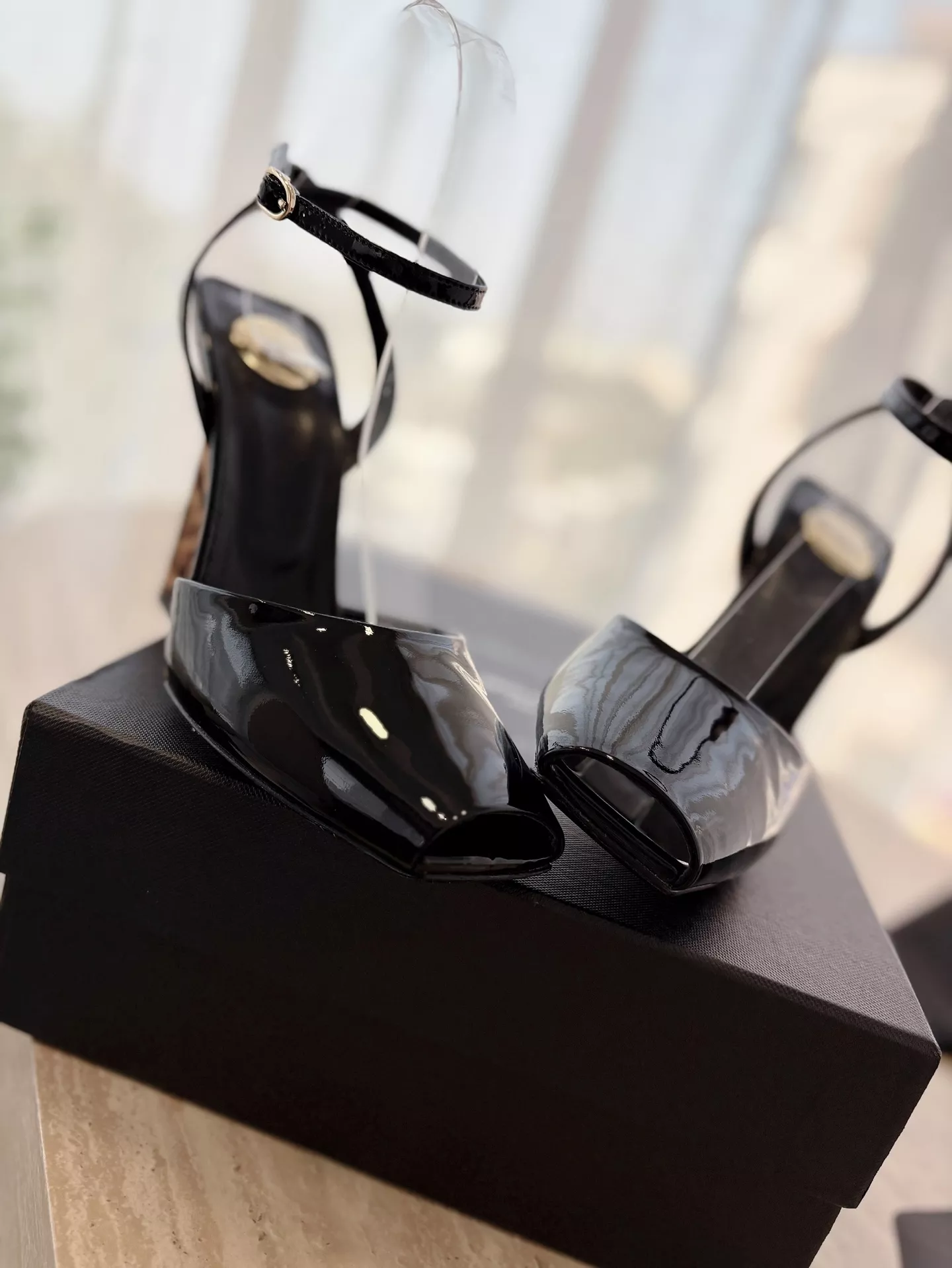 Yves Saint Laurent YSL Sandal For Women Breathable 2671