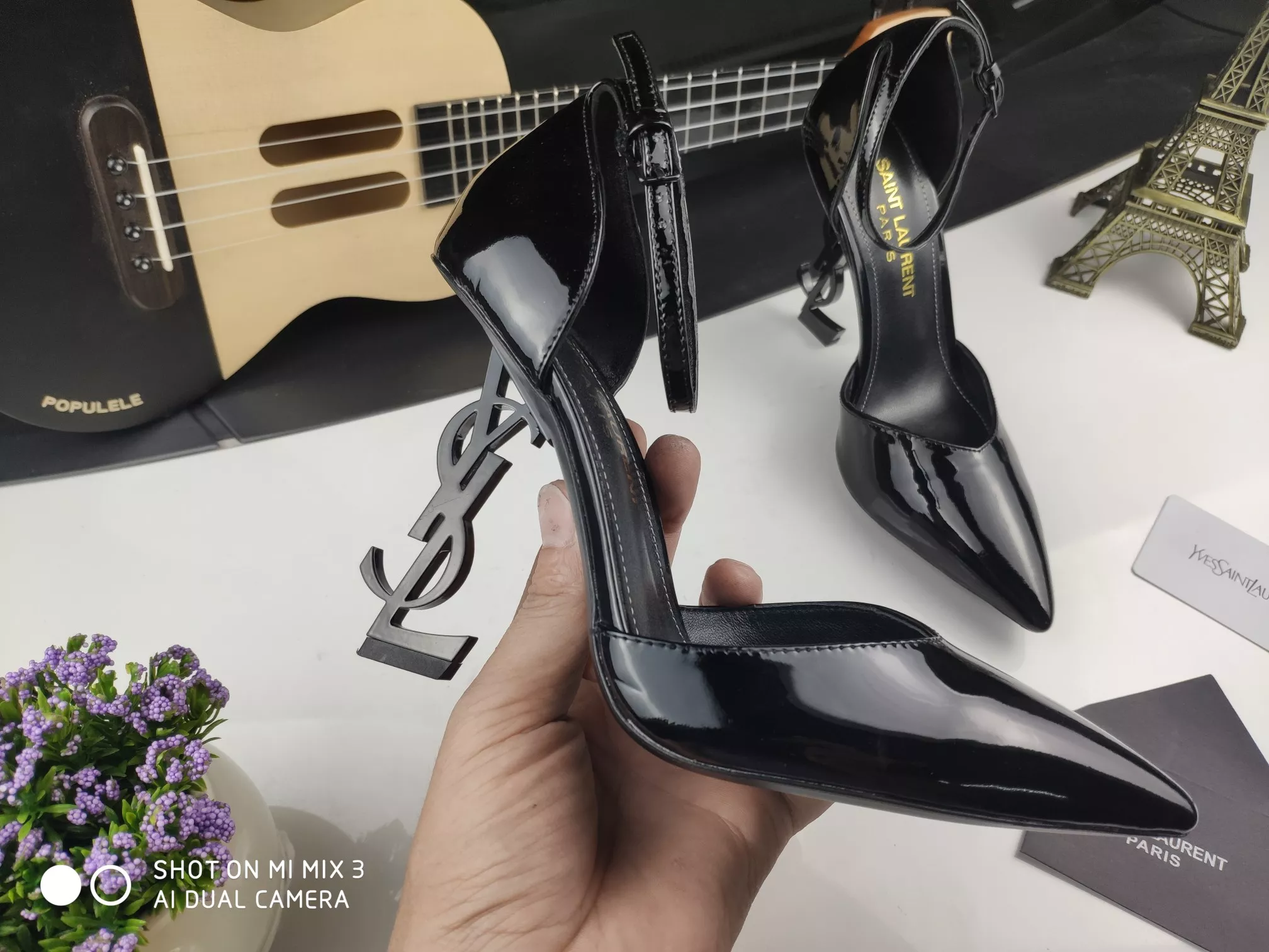 Yves Saint Laurent YSL Sandal For Women Minimalist 5992