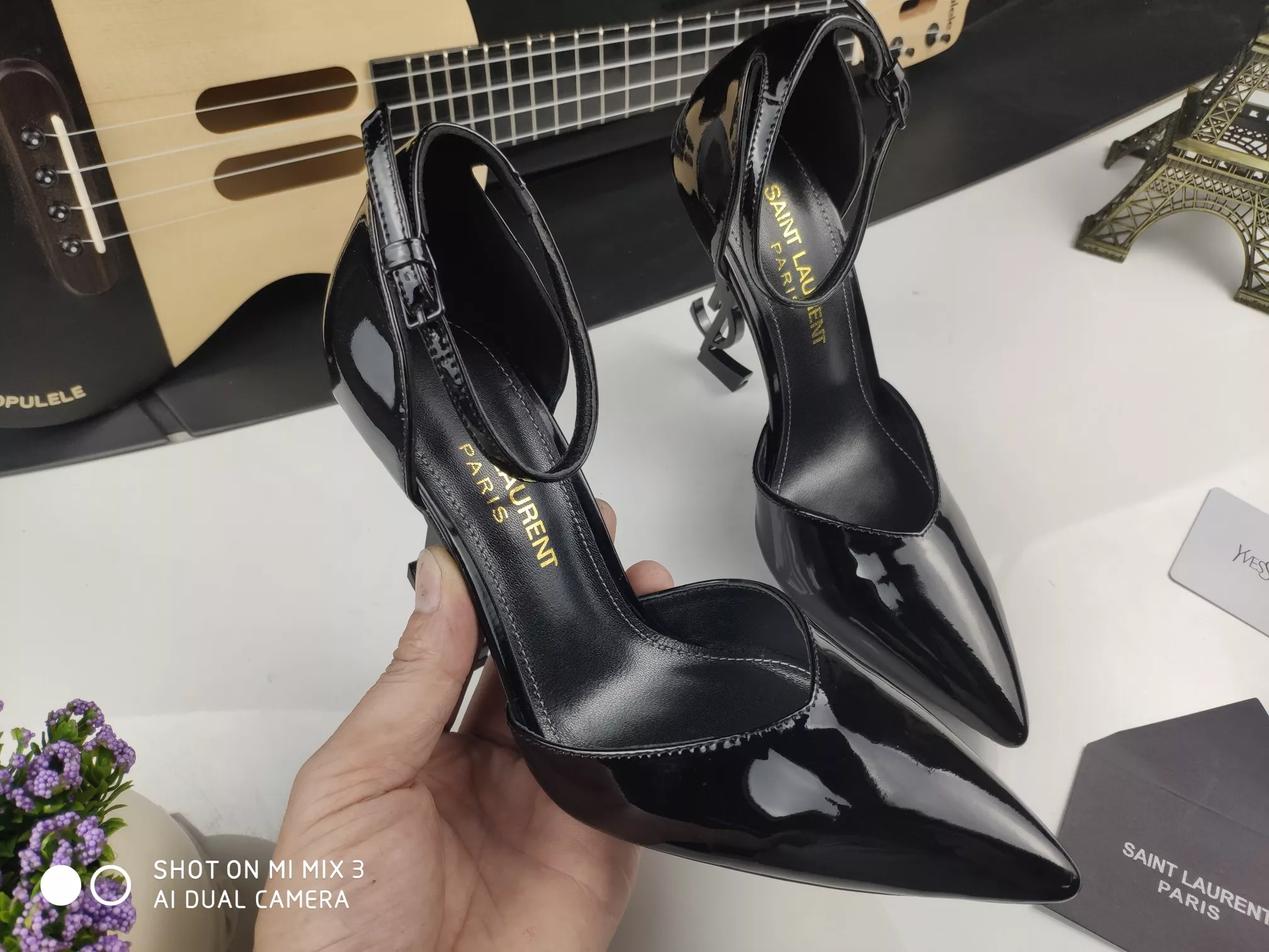 Yves Saint Laurent YSL Sandal For Women Minimalist 5992