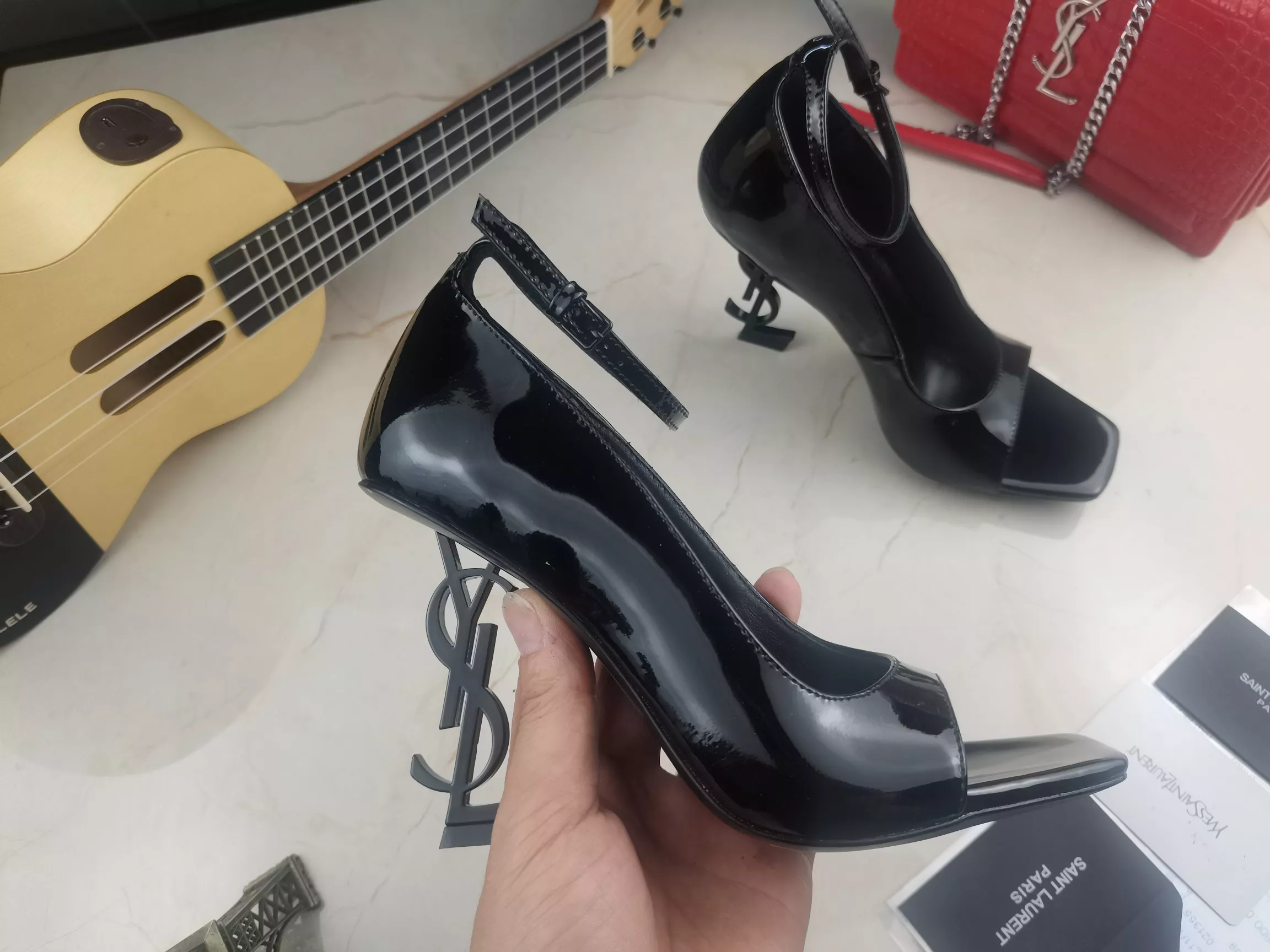 Yves Saint Laurent YSL Sandal For Women Minimalist 6003