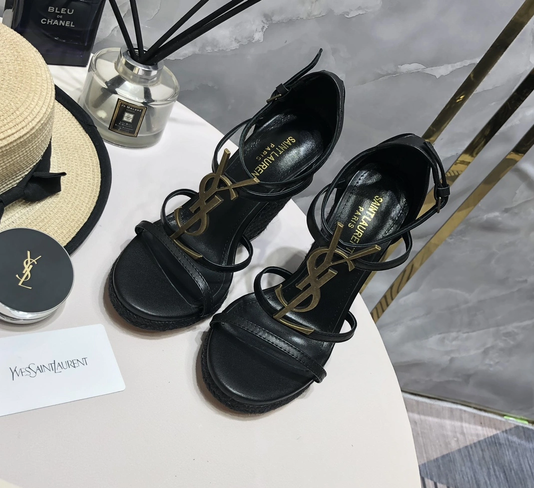 Yves Saint Laurent YSL Sandal For Women StreetReady 4624