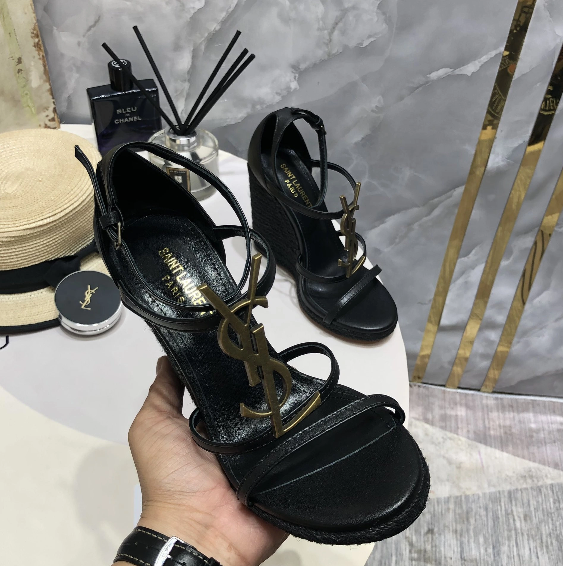 Yves Saint Laurent YSL Sandal For Women StreetReady 4624