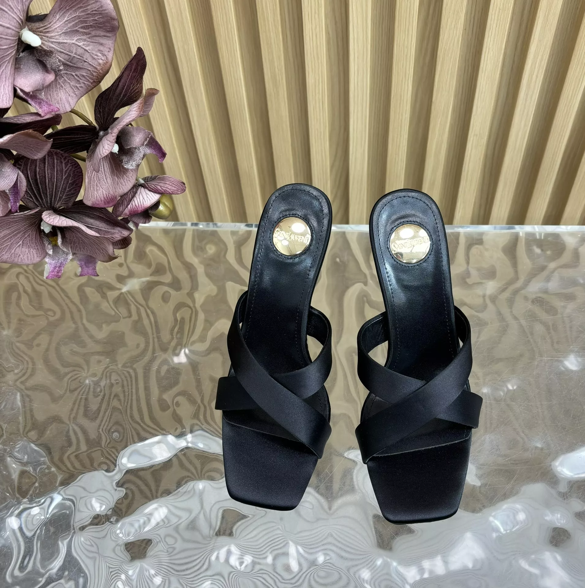 Yves Saint Laurent YSL Slippers For Women Flexible 5811