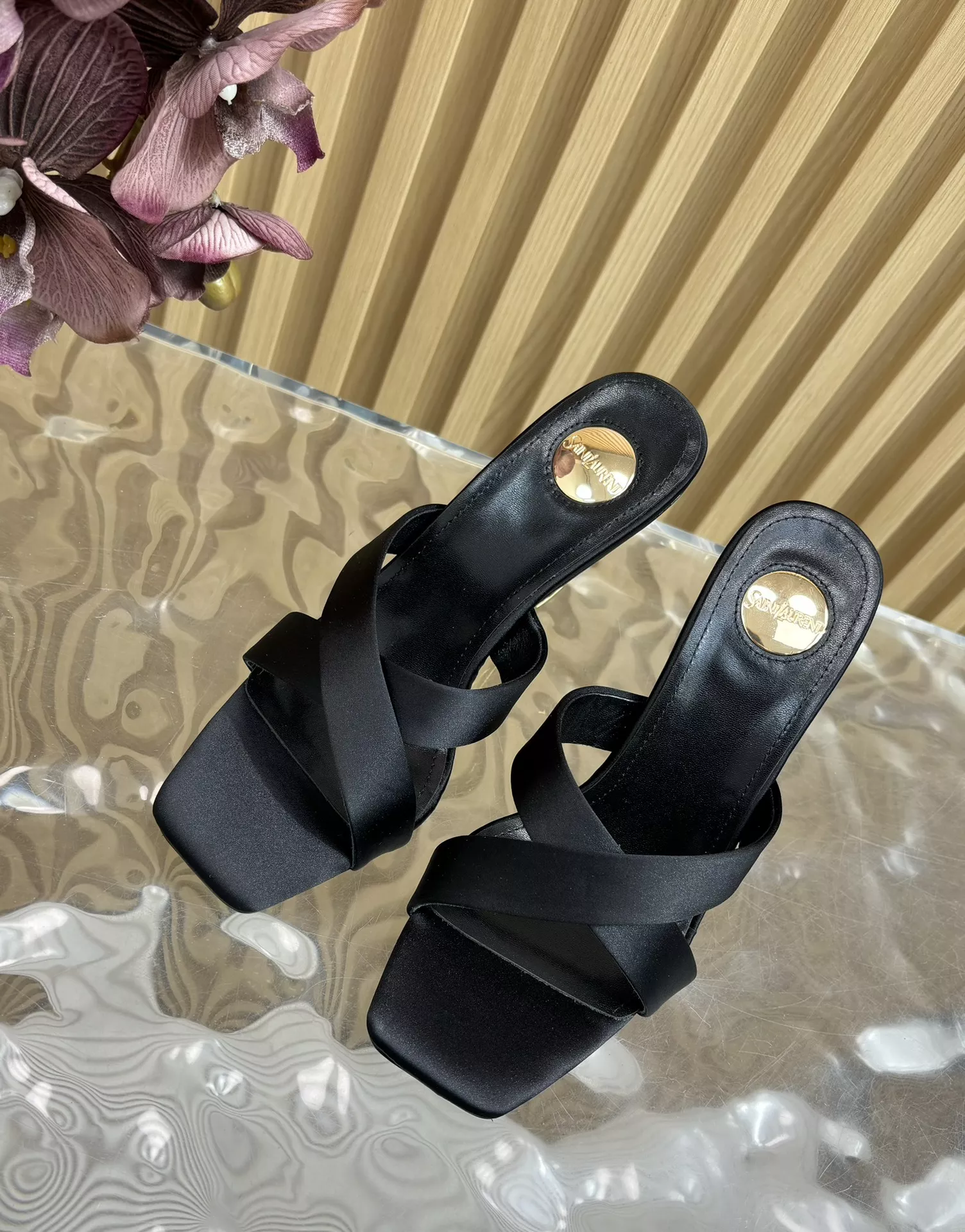 Yves Saint Laurent YSL Slippers For Women Flexible 5811