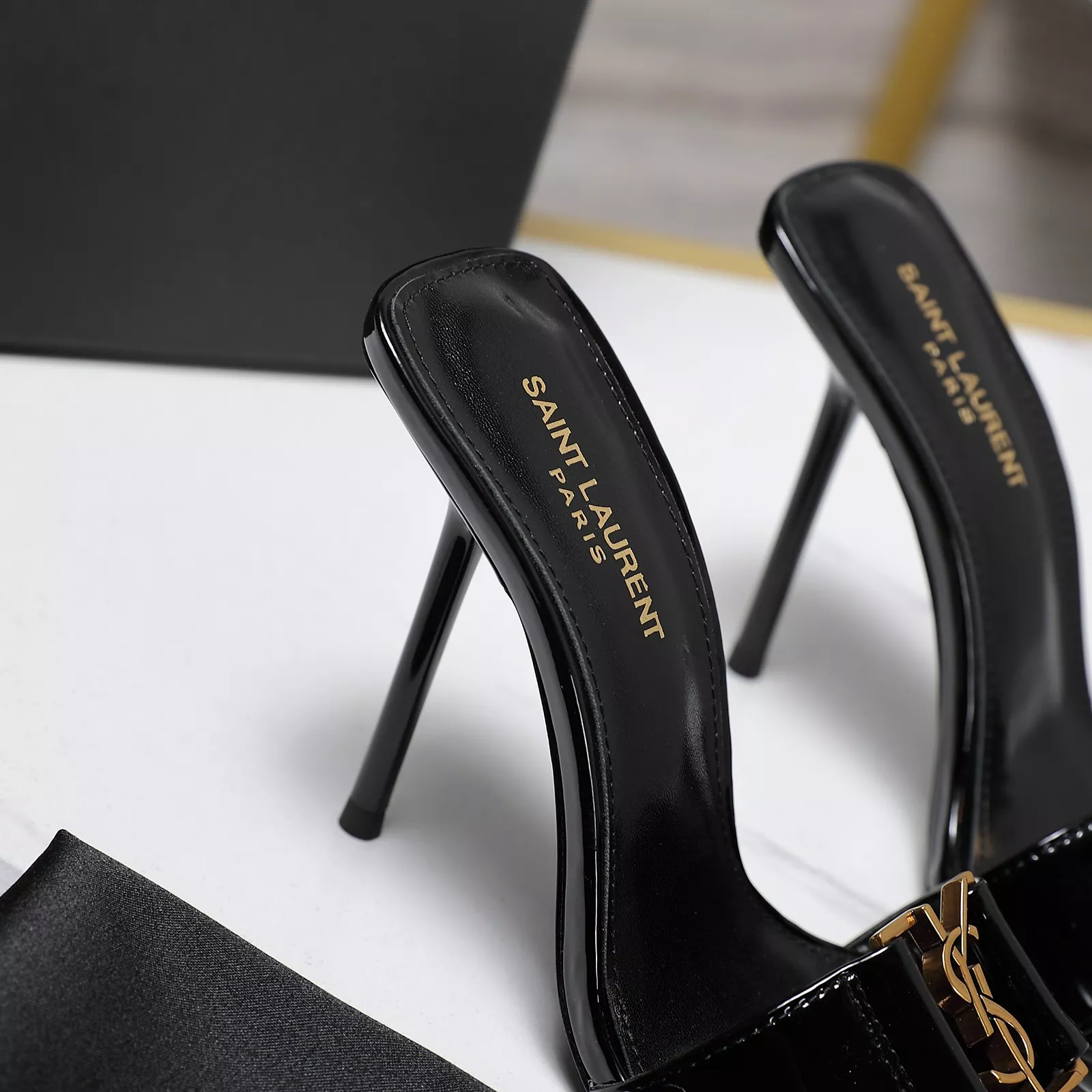Yves Saint Laurent YSL Slippers For Women GoAnywhere 403