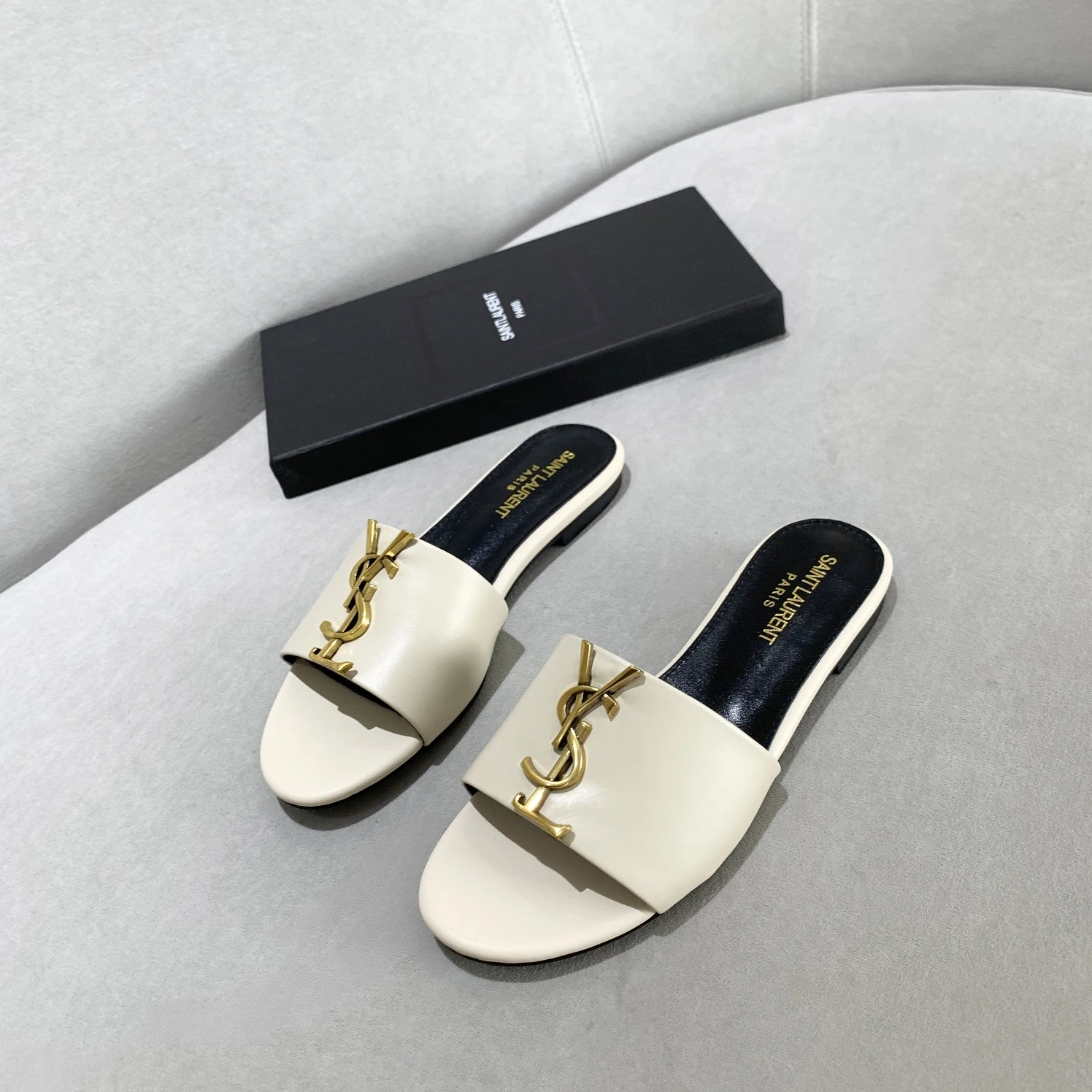 Yves Saint Laurent YSL Slippers For Women Minimalist 2097