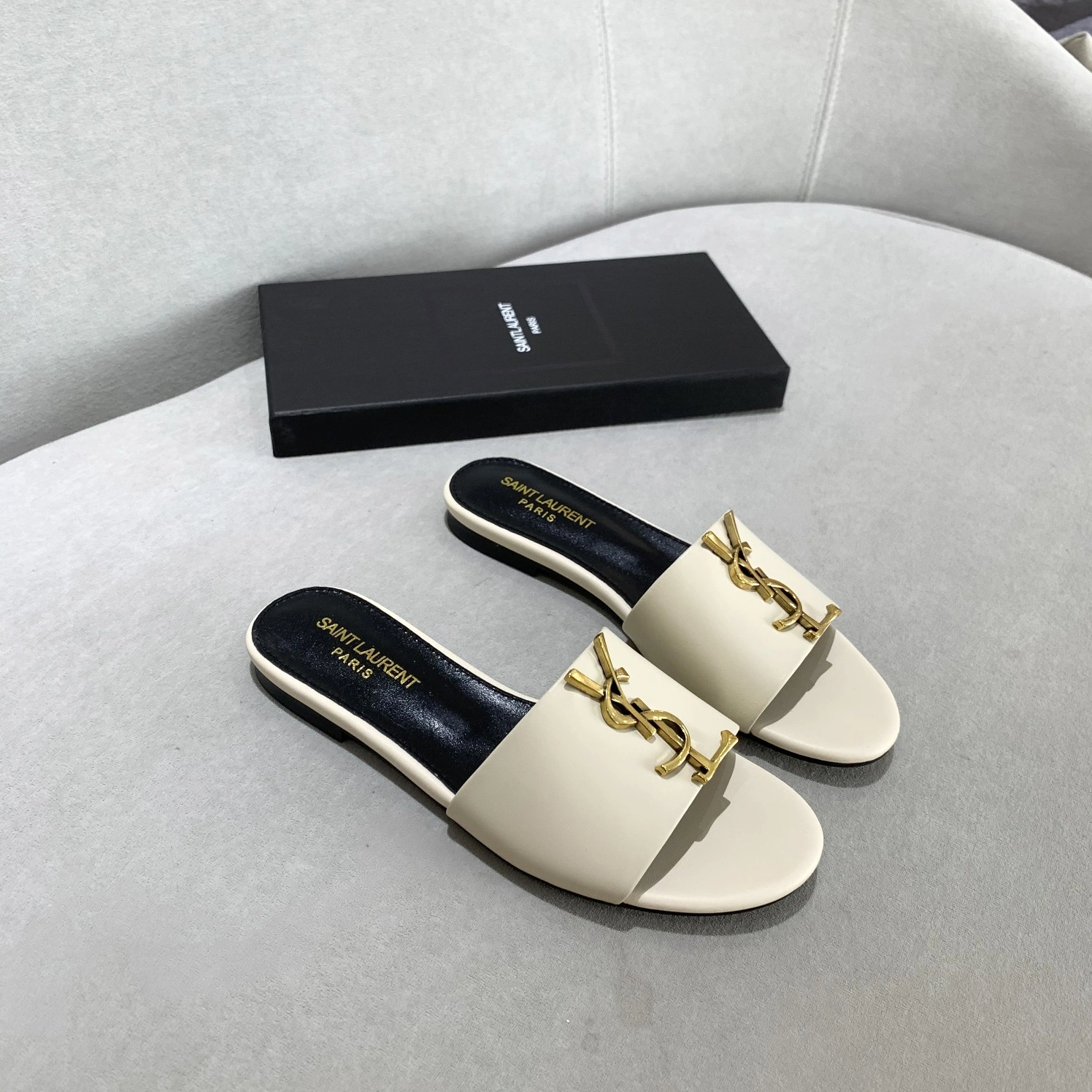 Yves Saint Laurent YSL Slippers For Women Minimalist 2097