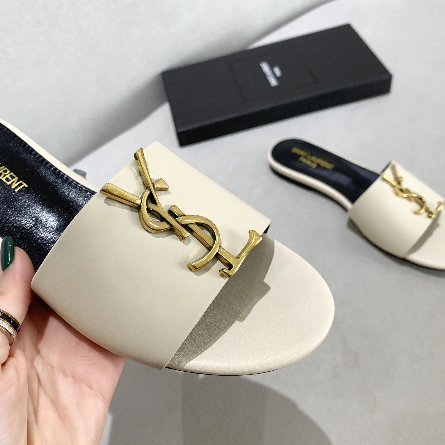 Yves Saint Laurent YSL Slippers For Women Minimalist 2097