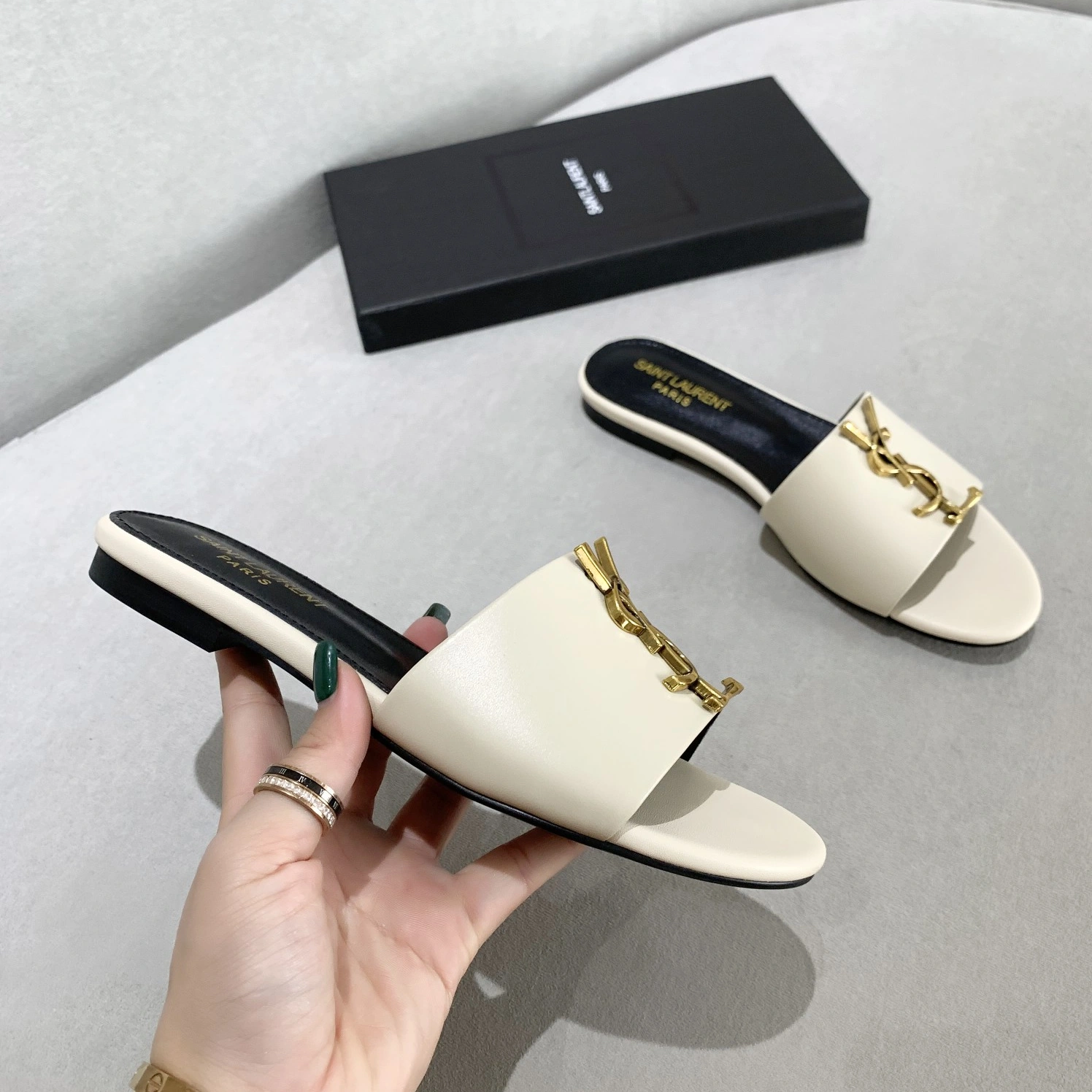 Yves Saint Laurent YSL Slippers For Women Minimalist 2097