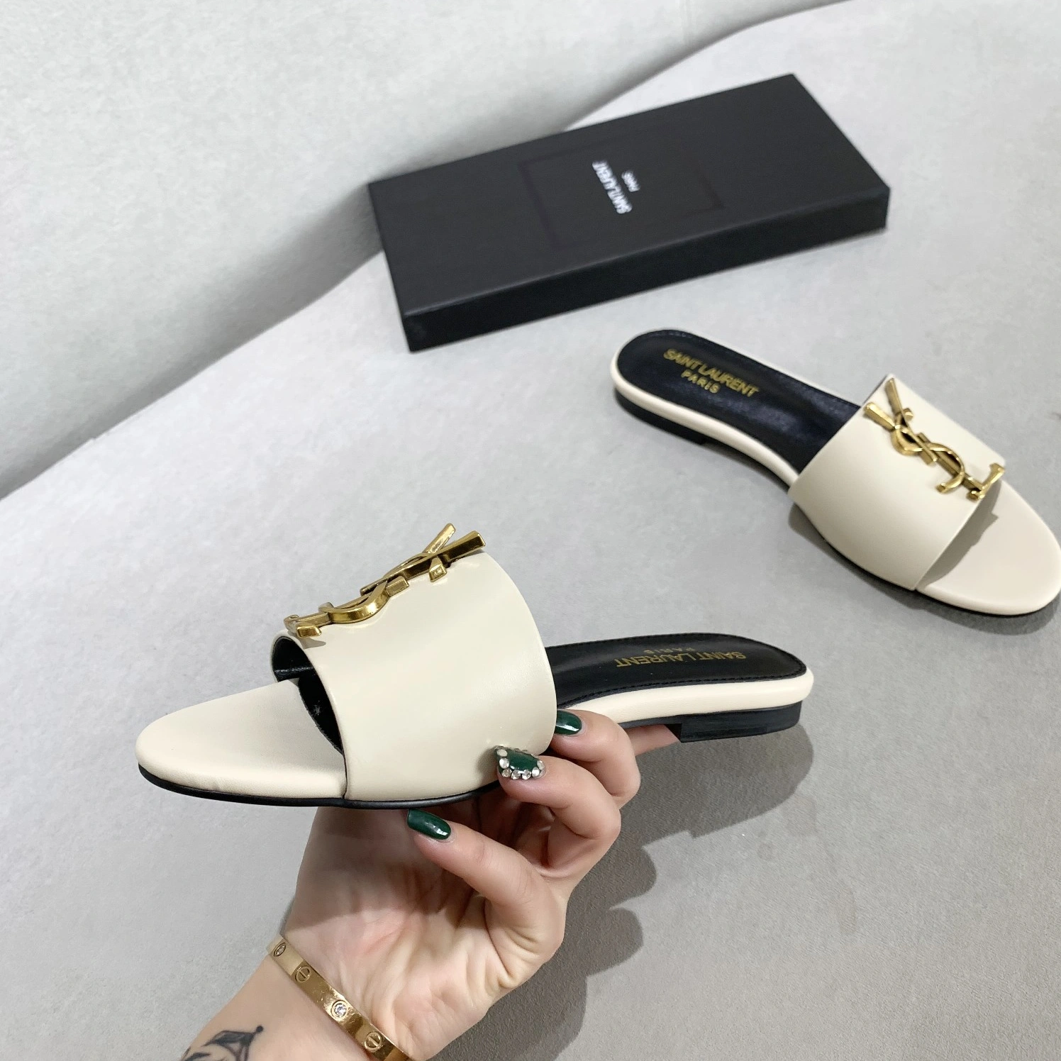 Yves Saint Laurent YSL Slippers For Women Minimalist 2097