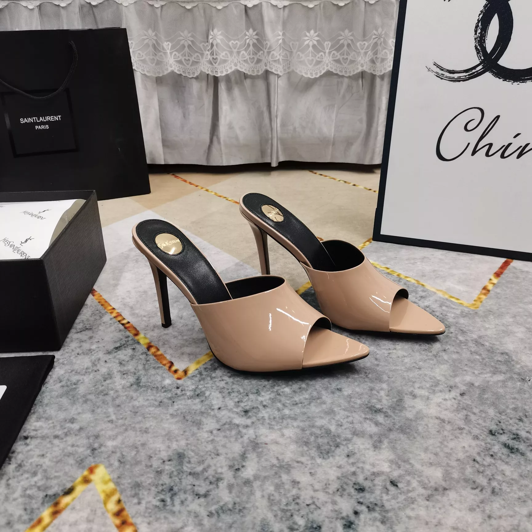 Yves Saint Laurent YSL Slippers For Women Trendy 8930