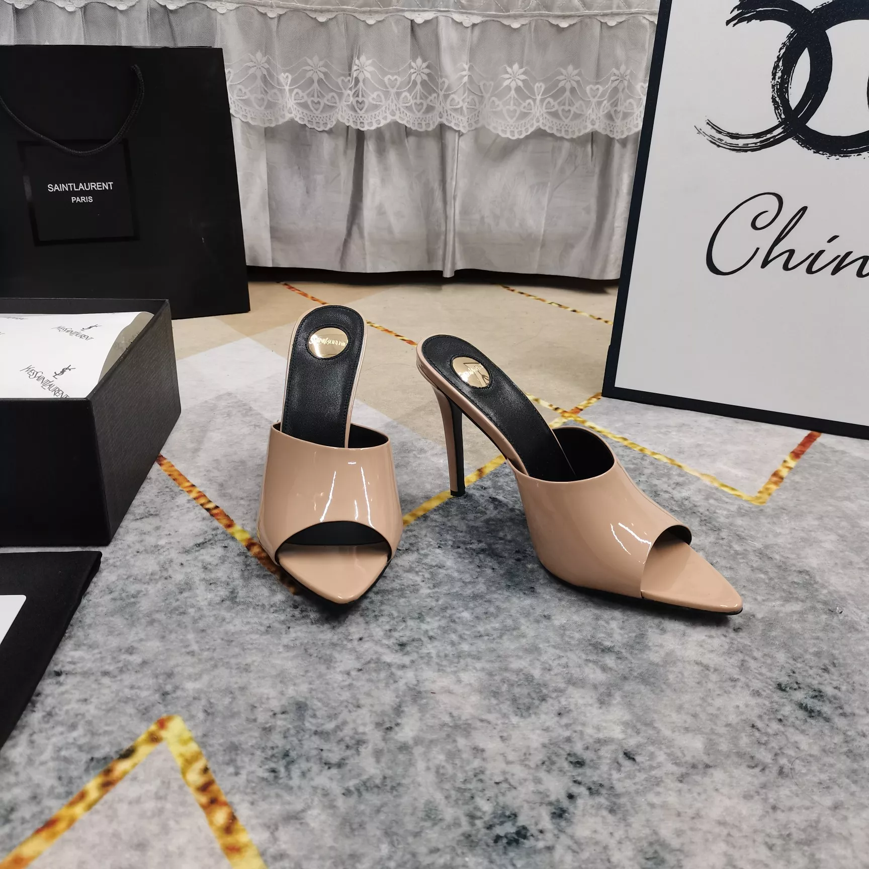 Yves Saint Laurent YSL Slippers For Women Trendy 8930