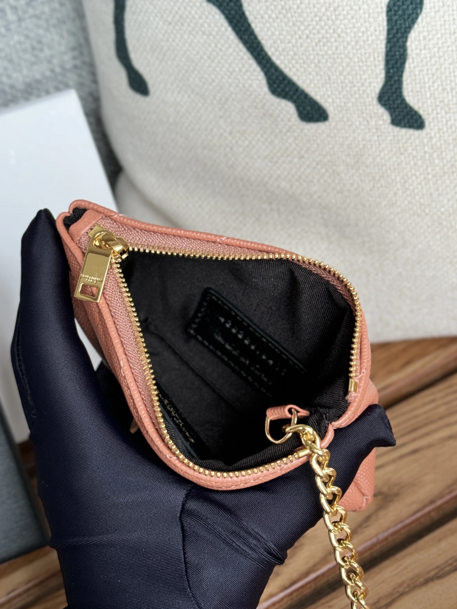 Yves Saint Laurent YSL Walletss Timeless 9166