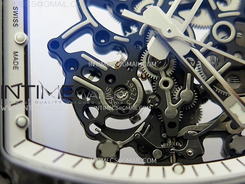 RM055 NTPT Ti APSF 1:1 Best Edition White Inner Bezel Black Crown on Rubber Strap RMUL2 Super Clone