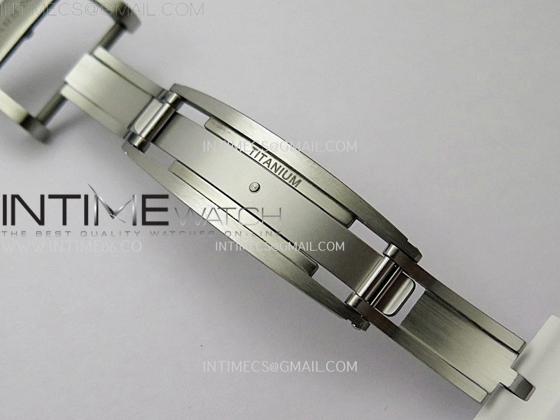 RM055 NTPT Ti APSF 1:1 Best Edition White Inner Bezel White Crown on Rubber Strap RMUL2 Super Clone